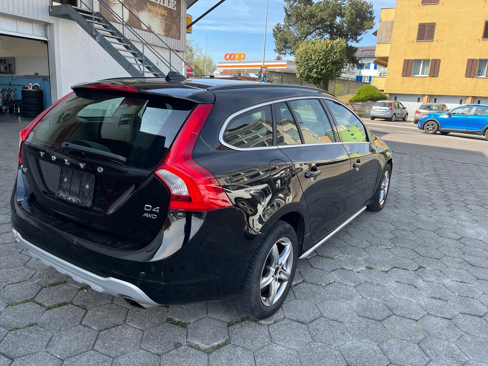 VOLVO V60 D5 Kinetic Geartronic-image-4