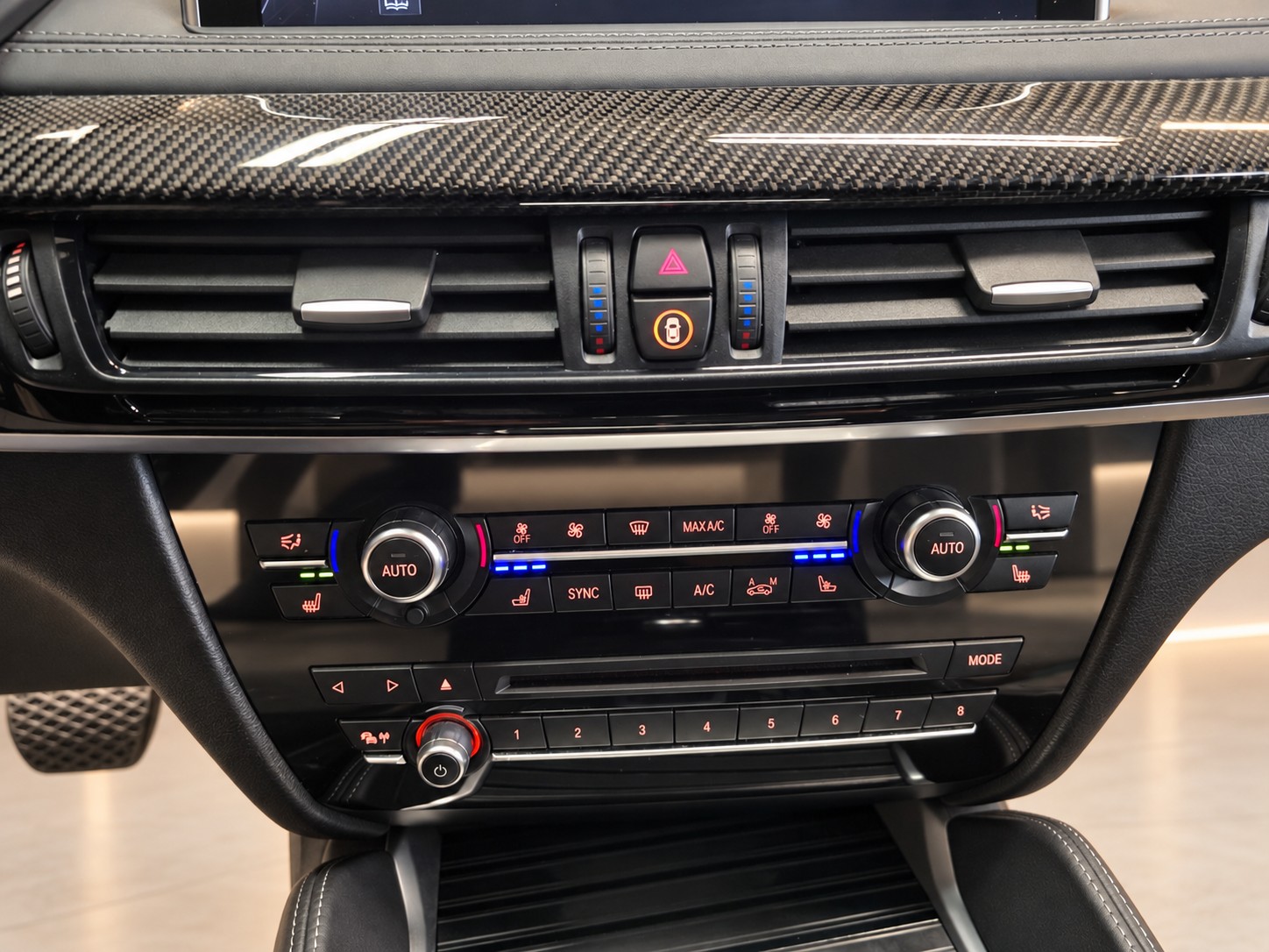 BMW X6M Steptronic * FRISCH AB MFK * HEAD UP * BANG OLUFSEN* CARBON PAKET * SOFT CLOSE *-image-13