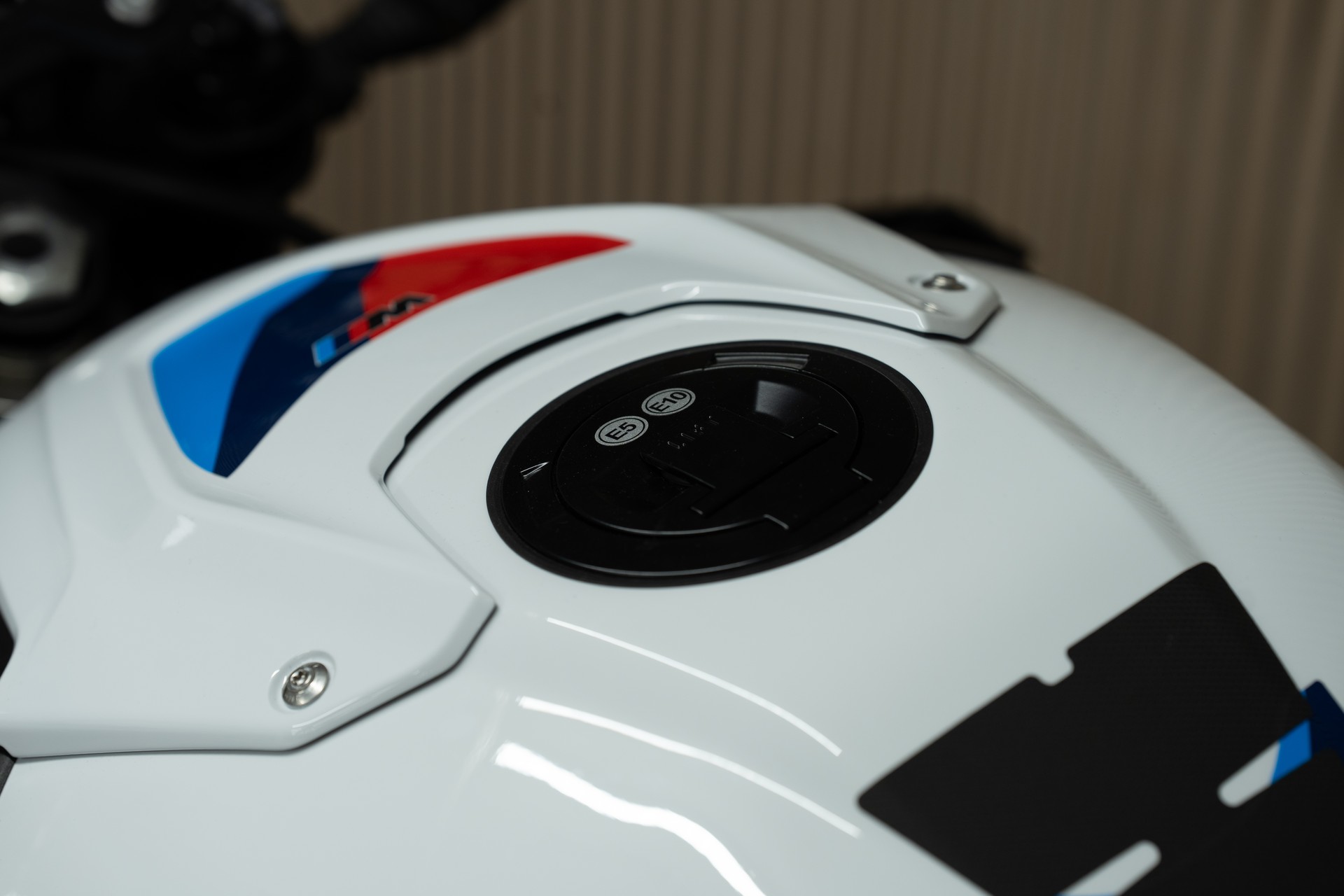 BMW M 1000 R mit 0.9% Leasing-showroom-element-3