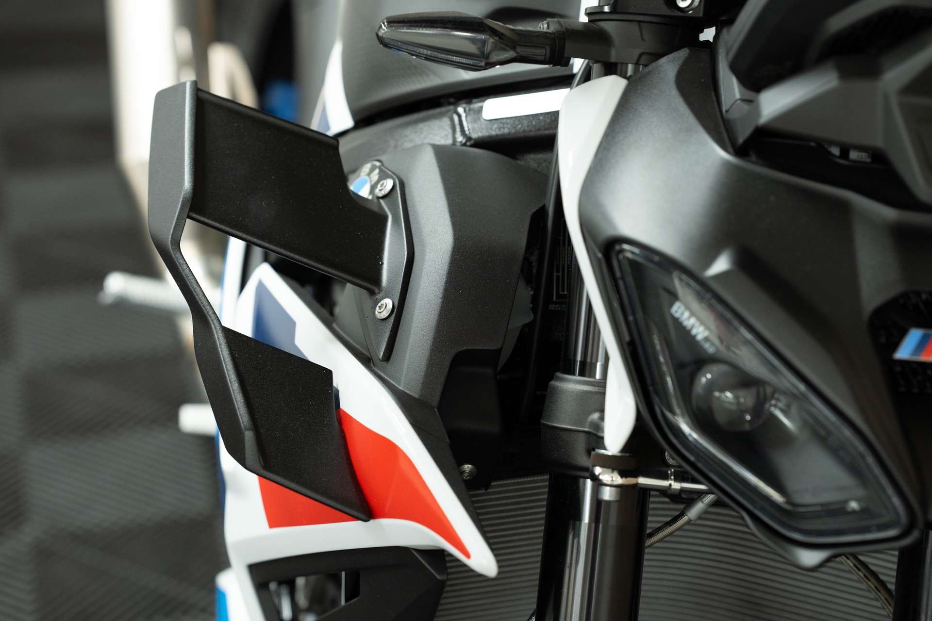 BMW M 1000 R mit 0.9% Leasing-image-6