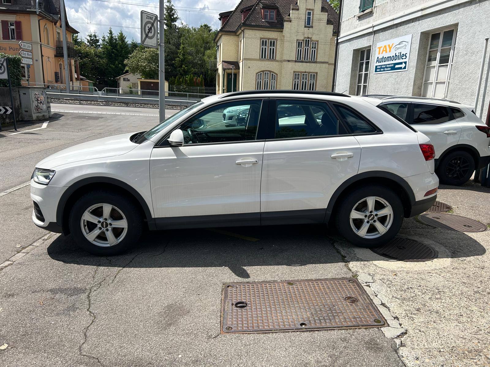 AUDI Q3 2.0 TFSI sport quattro S-tronic-showroom-element-2