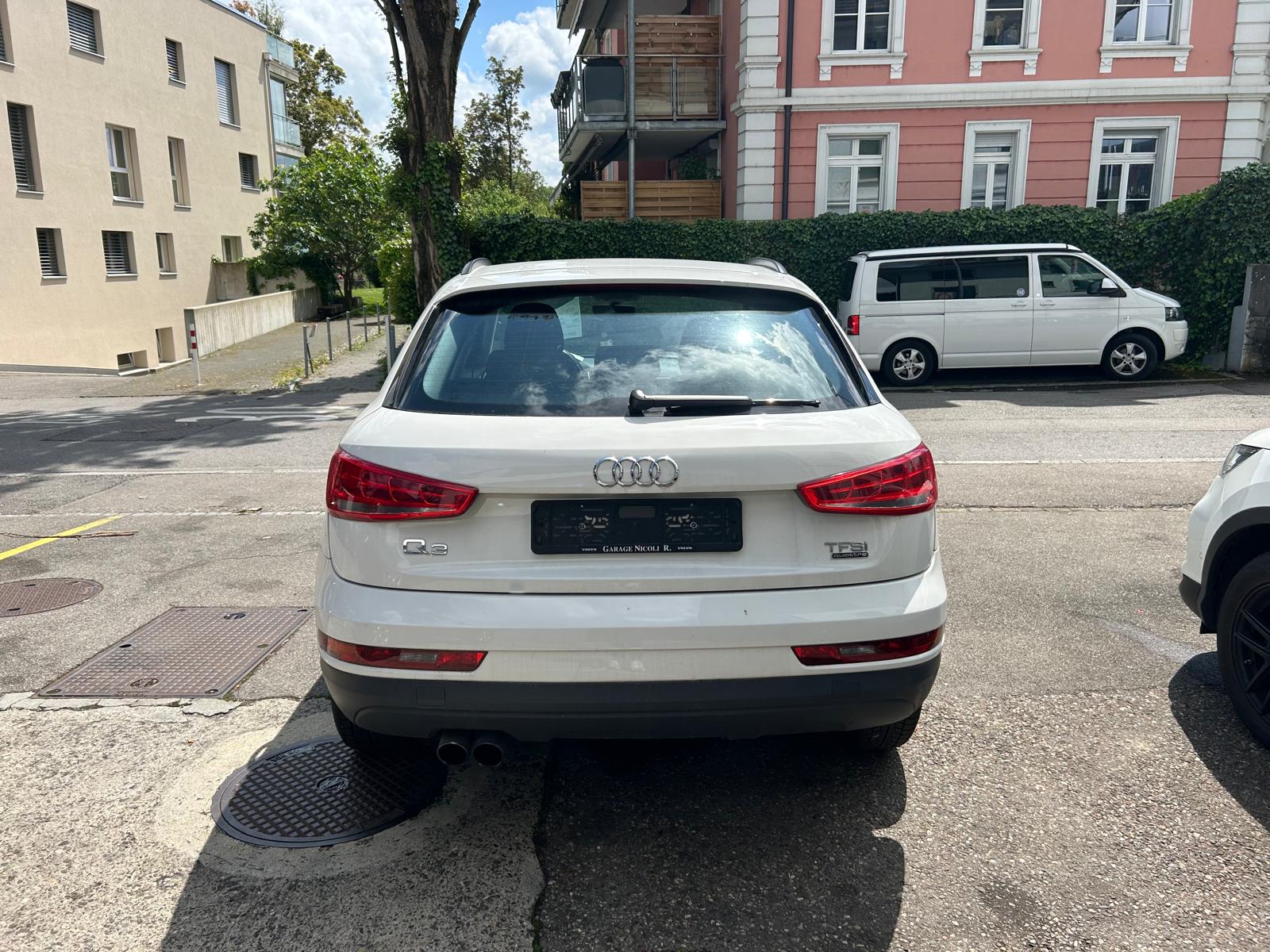 AUDI Q3 2.0 TFSI sport quattro S-tronic-showroom-element-3