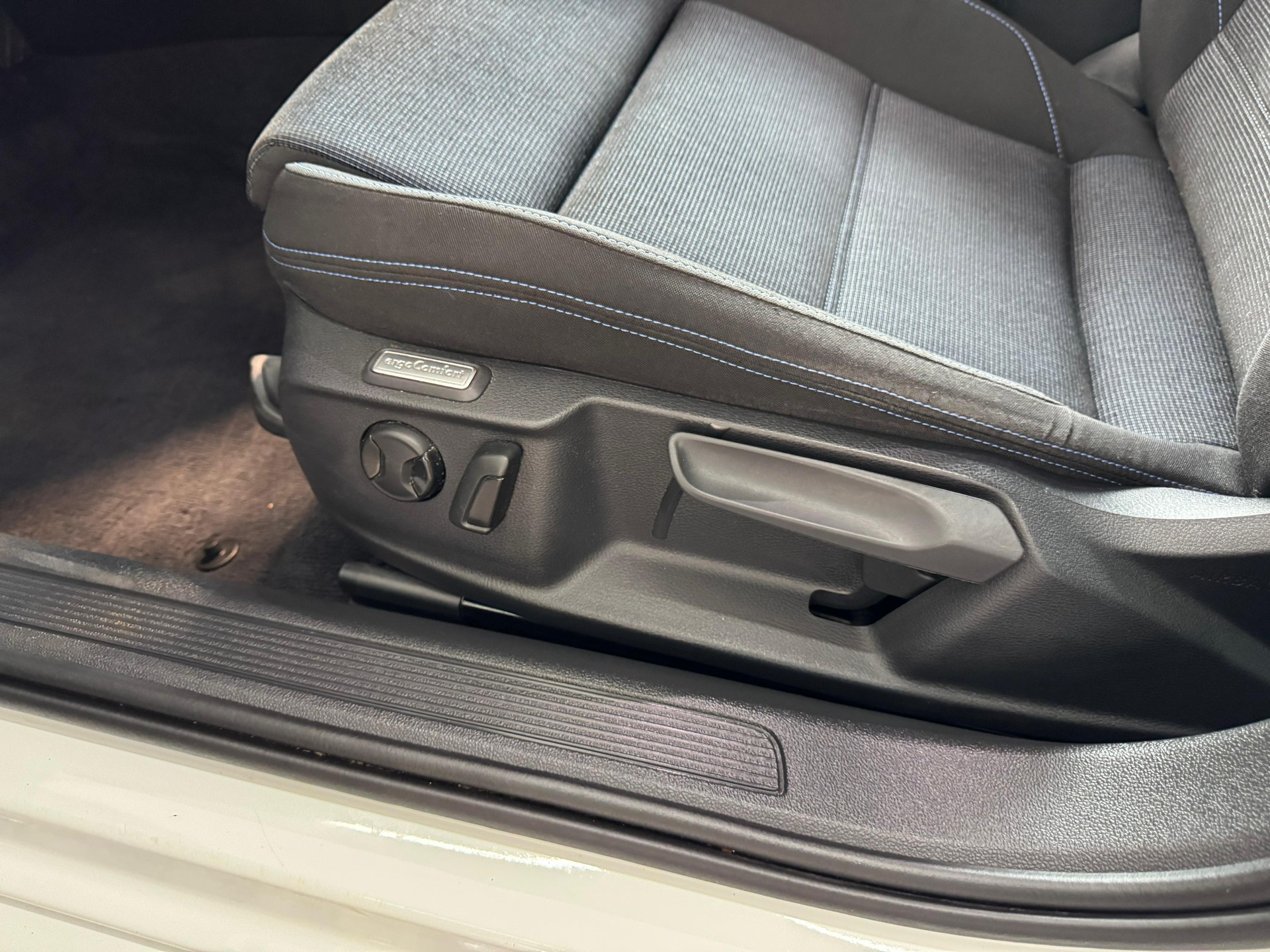 VW Passat Variant 1.4 TSI GTE Hybrid DSG-image-11