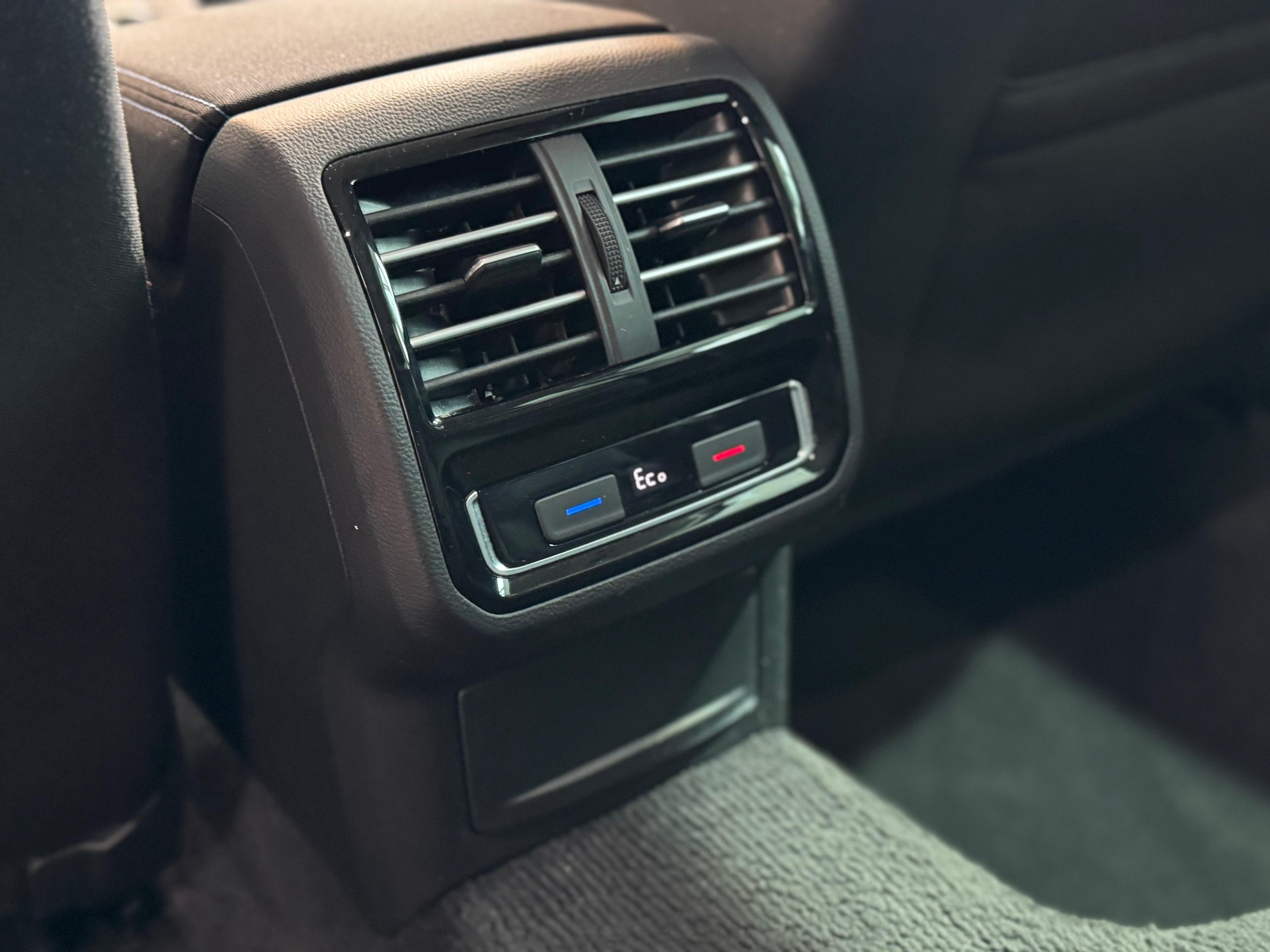 VW Passat Variant 1.4 TSI GTE Hybrid DSG-image-16