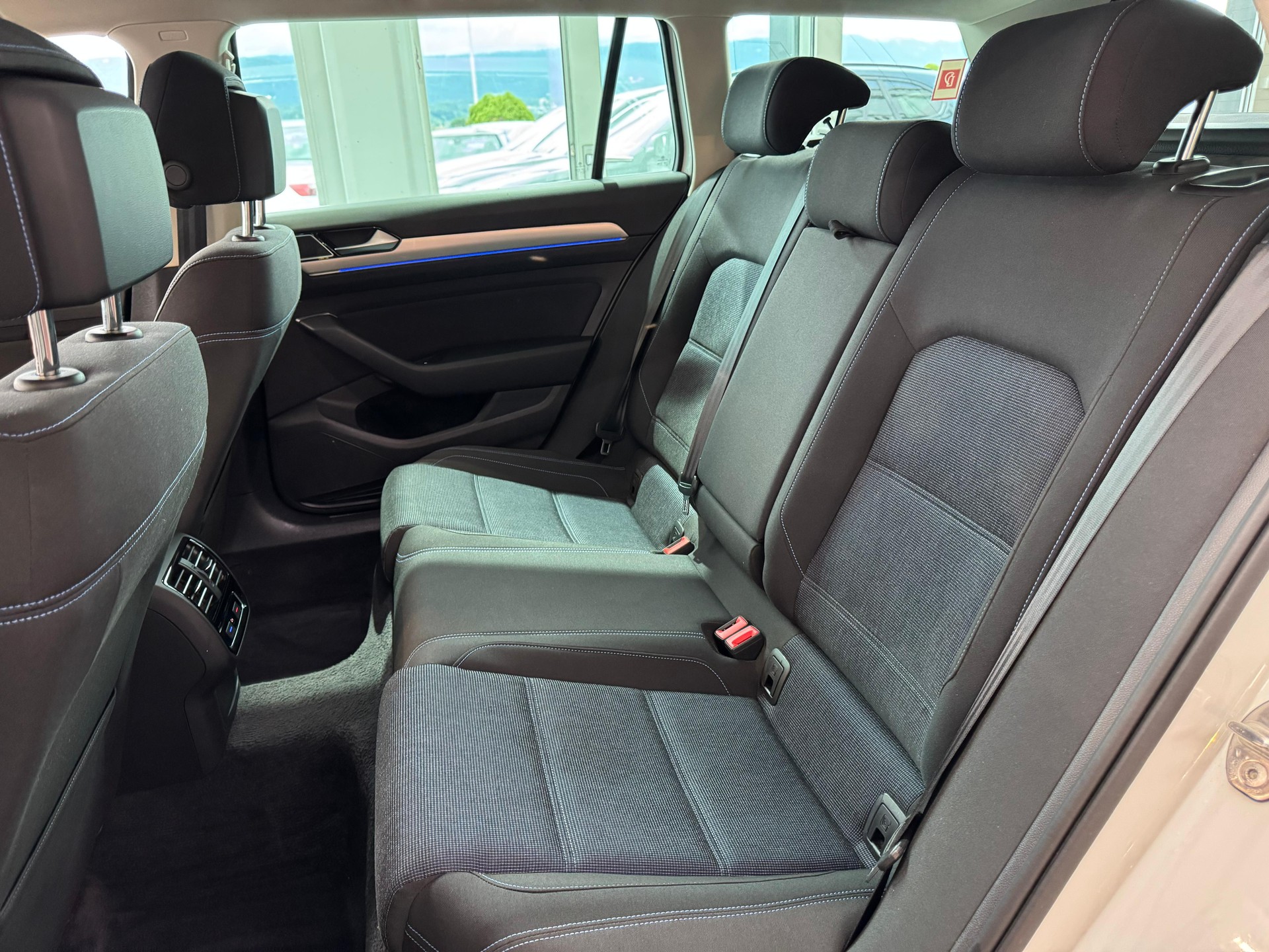 VW Passat Variant 1.4 TSI GTE Hybrid DSG-image-15
