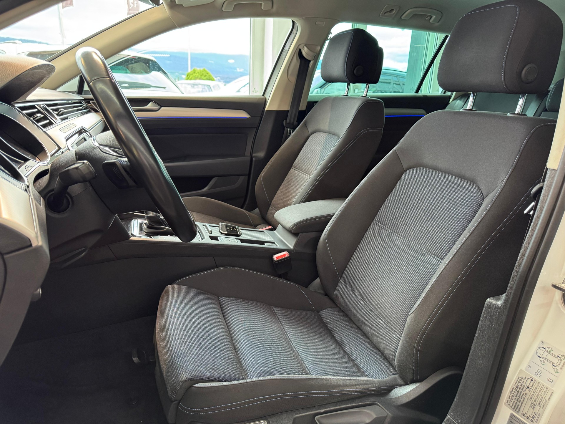 VW Passat Variant 1.4 TSI GTE Hybrid DSG-image-10
