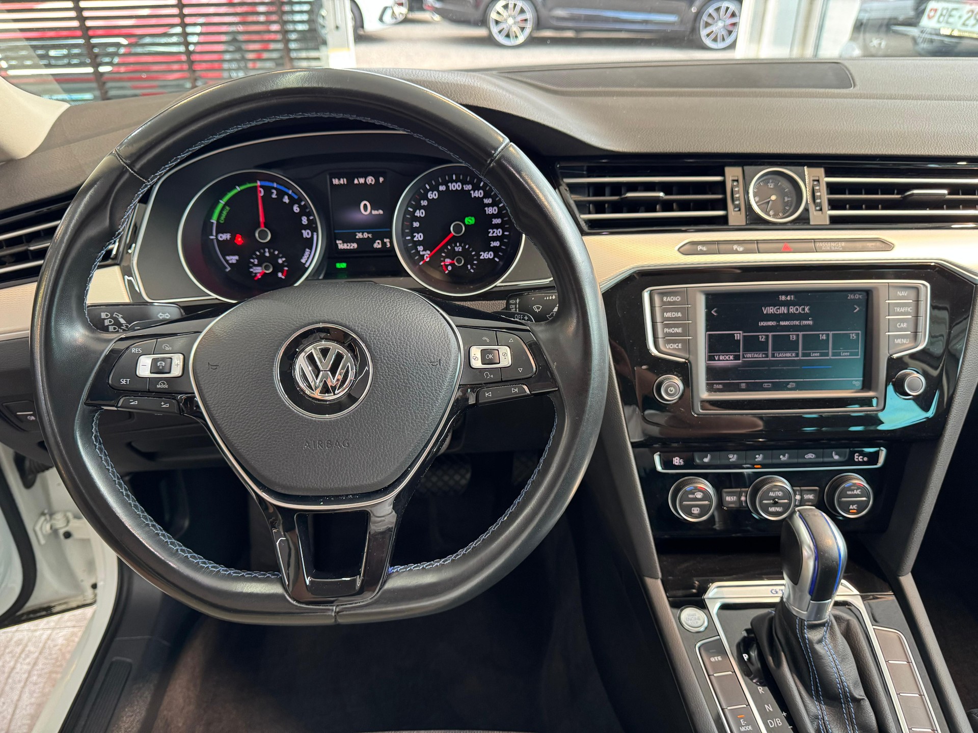 VW Passat Variant 1.4 TSI GTE Hybrid DSG-image-8