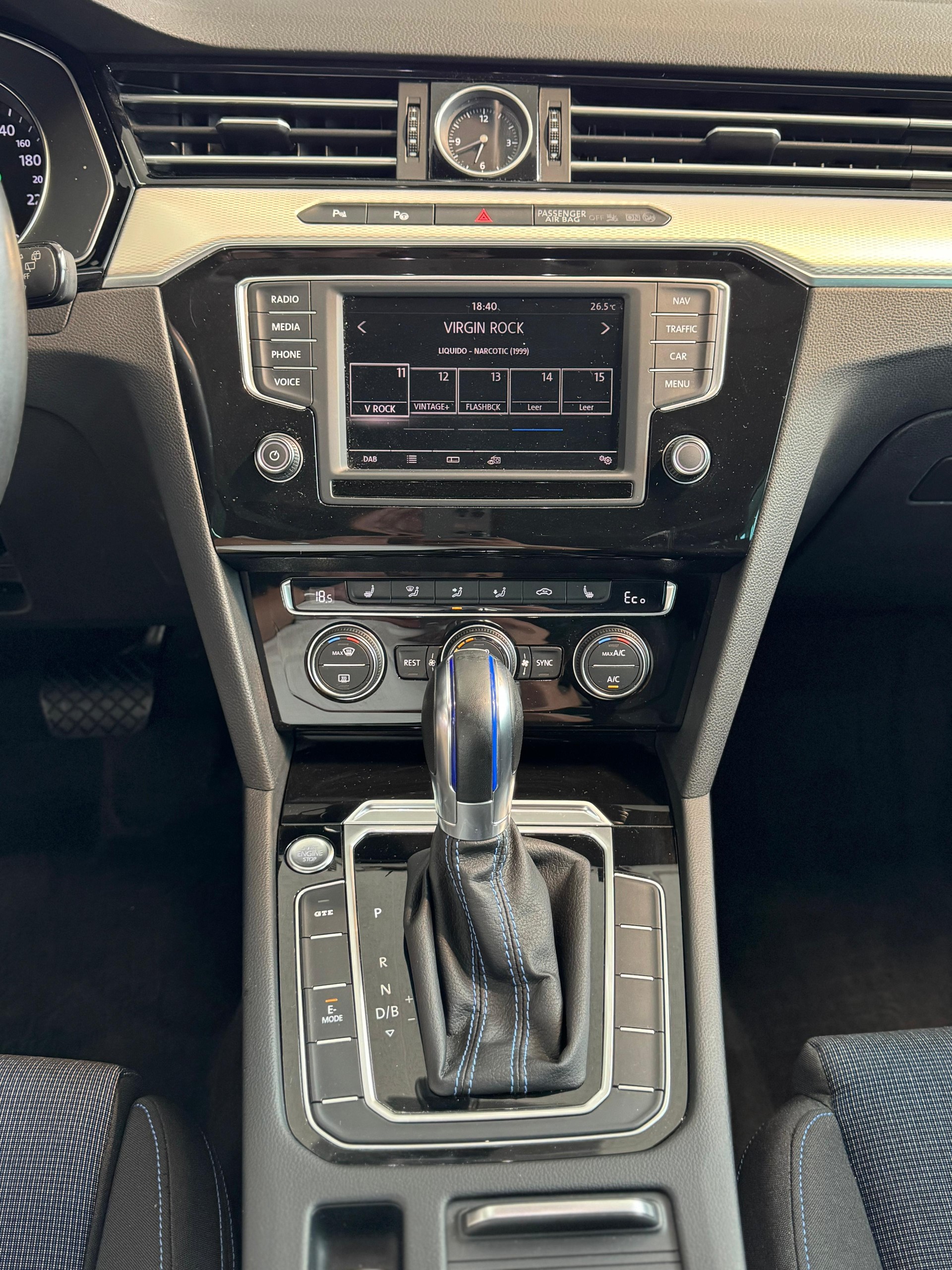VW Passat Variant 1.4 TSI GTE Hybrid DSG-image-12