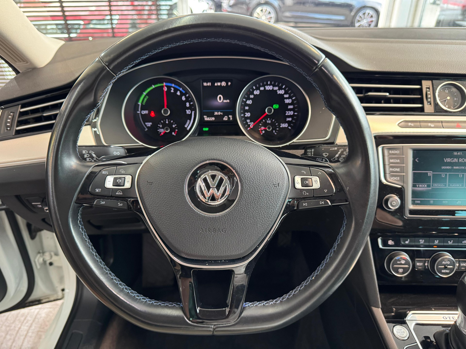 VW Passat Variant 1.4 TSI GTE Hybrid DSG-image-9