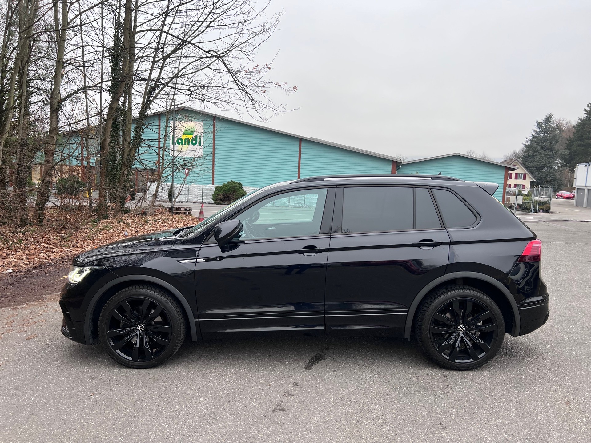 VW Tiguan 2.0 TDI SCR R-Line 4Motion DSG-showroom-element-1