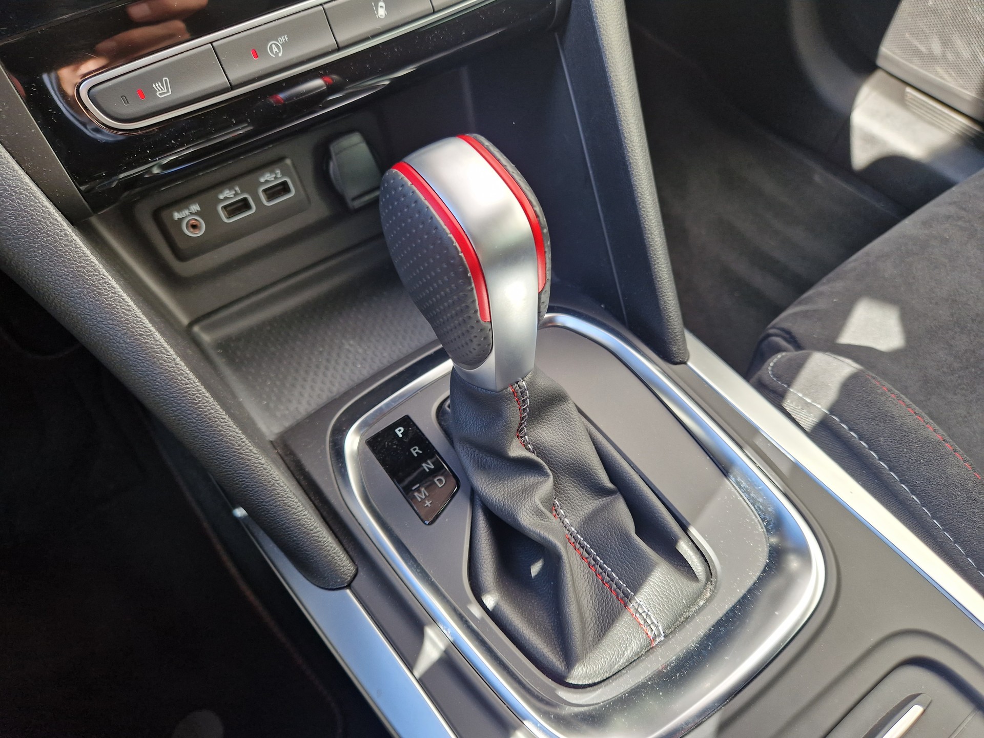 RENAULT MEGANE-image-12