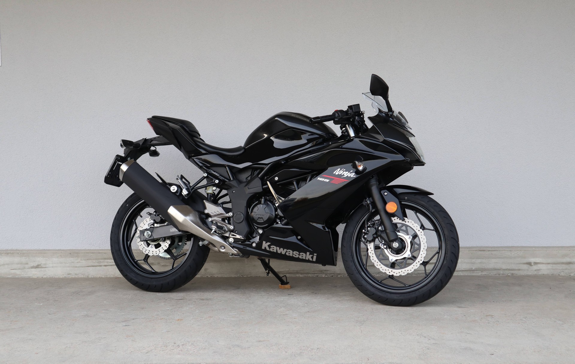 KAWASAKI Ninja 125-image-1