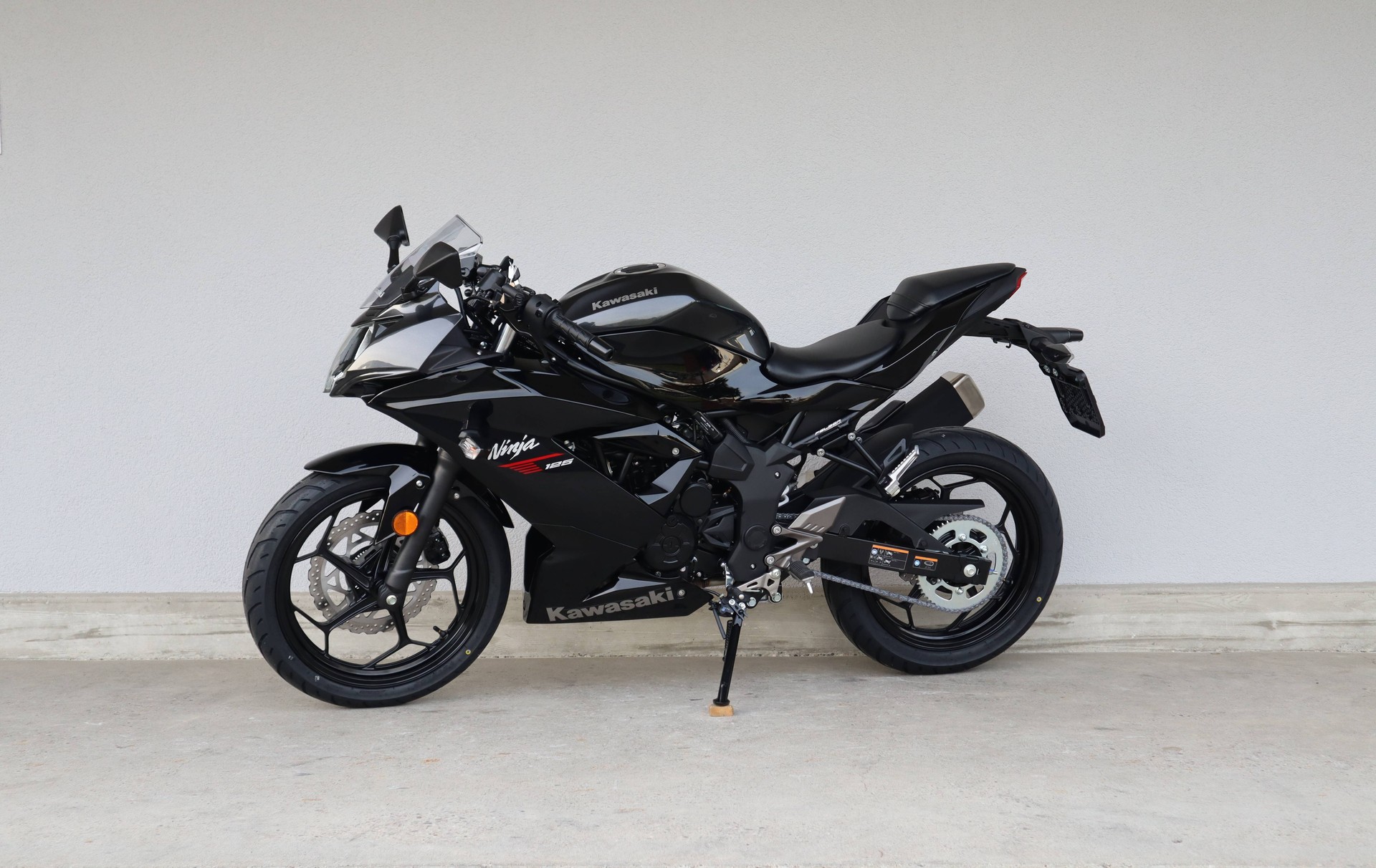 KAWASAKI Ninja 125-image-4