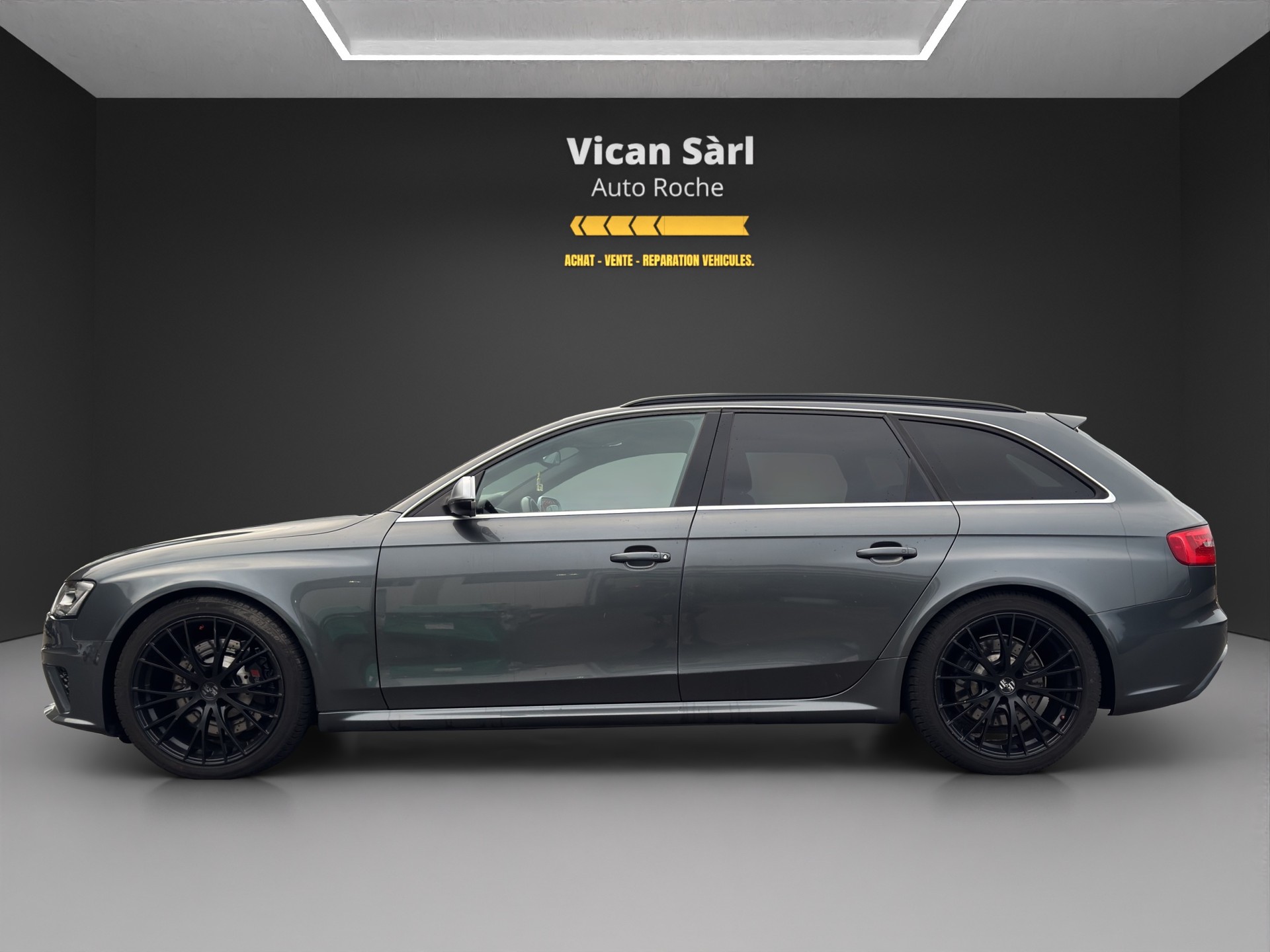 AUDI RS4 Avant 4.2 FSI V8 quattro S-tronic-image-4