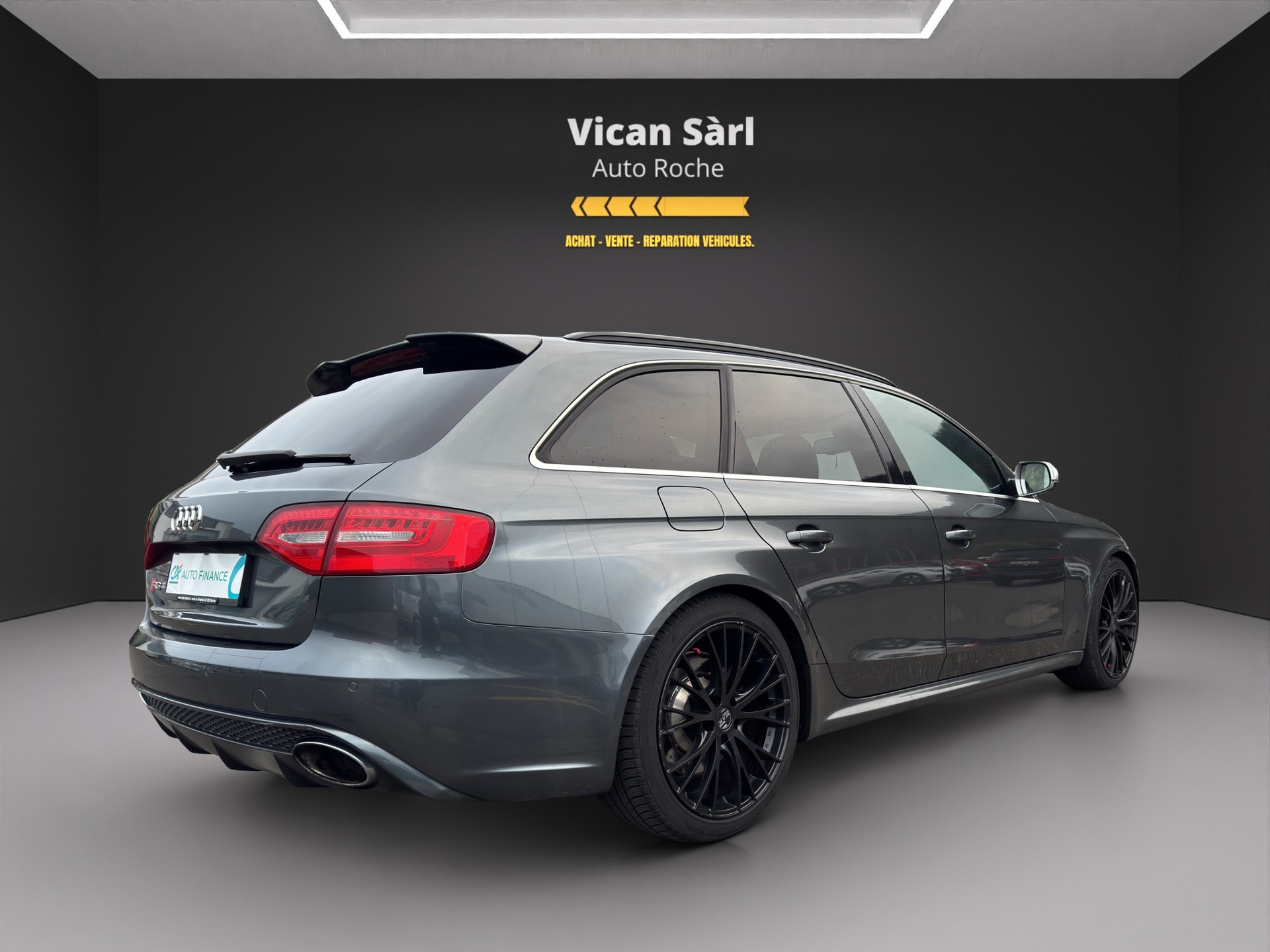 AUDI RS4 Avant 4.2 FSI V8 quattro S-tronic-image-6