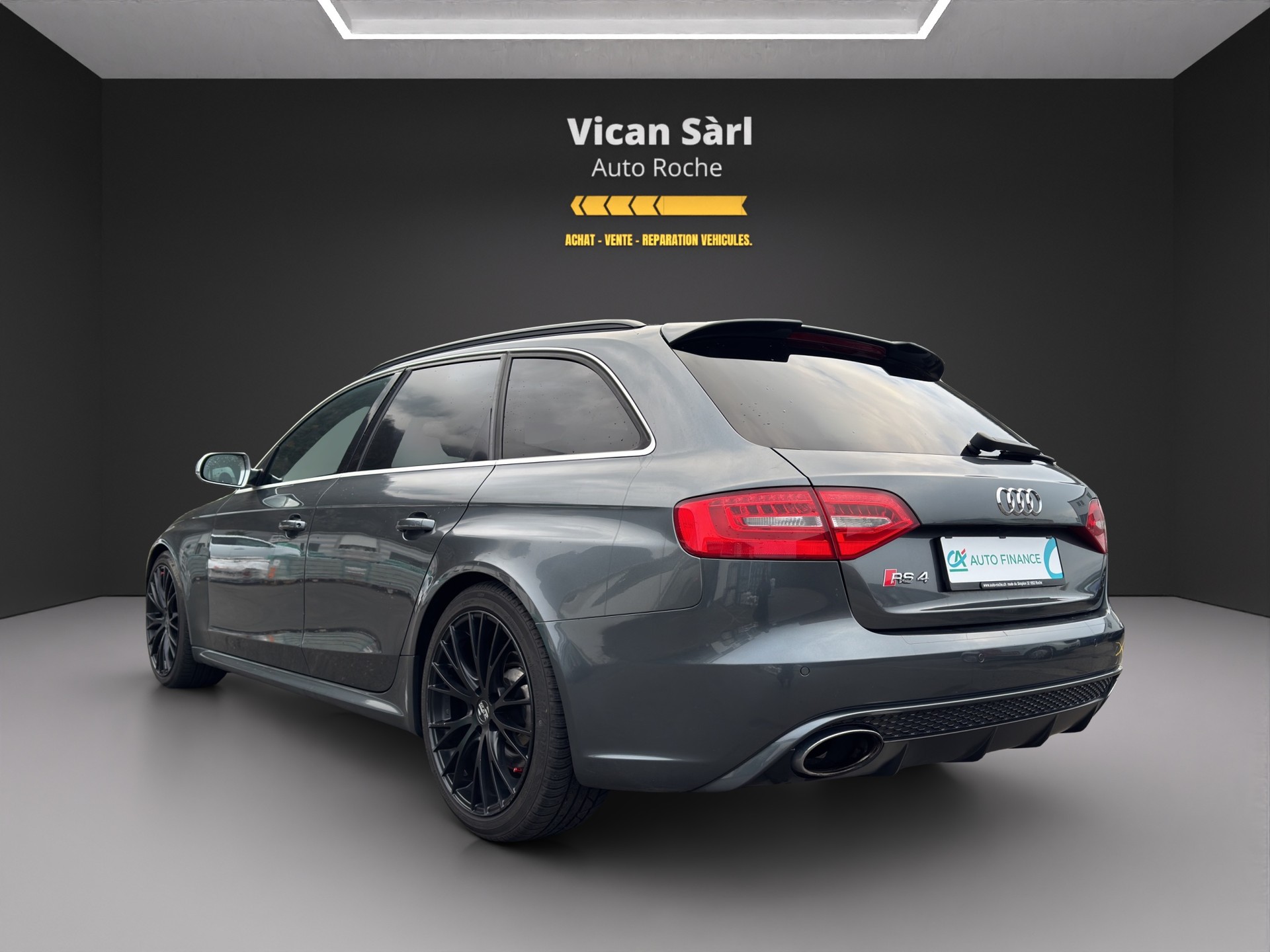 AUDI RS4 Avant 4.2 FSI V8 quattro S-tronic-image-5