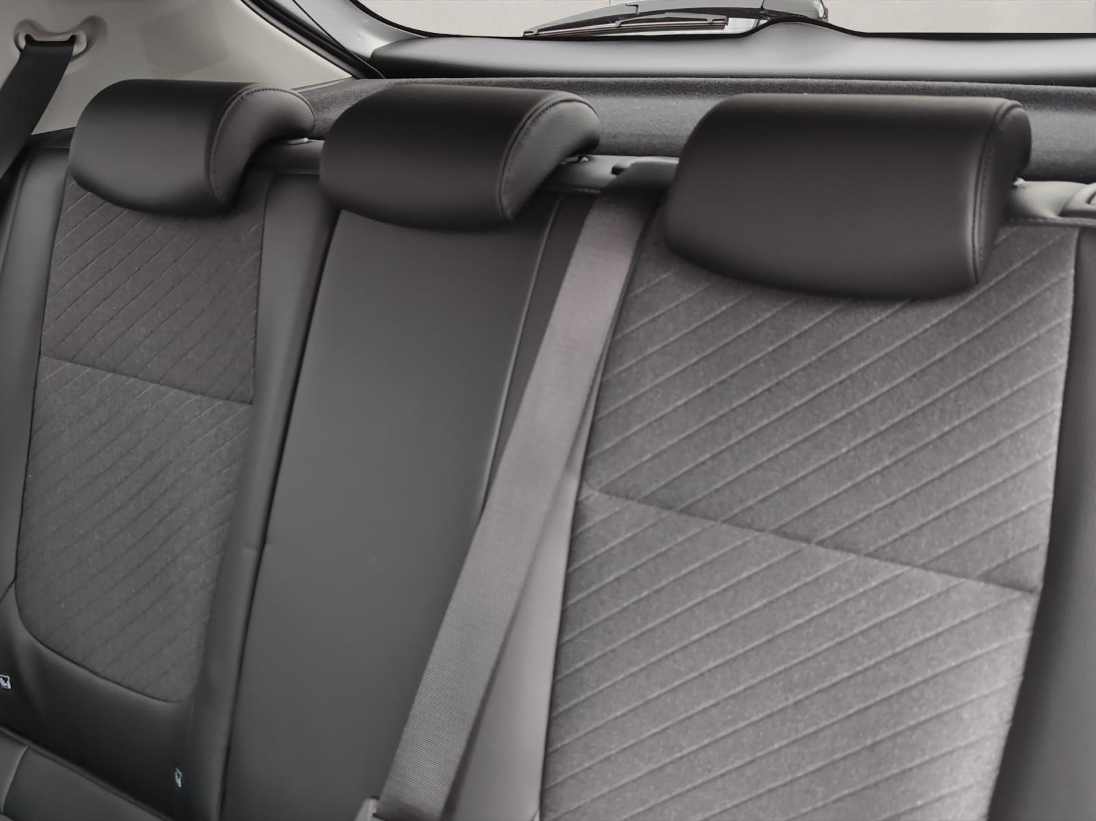 KIA Stonic 1.0 T-GDi MHEV GT-Line-image-13