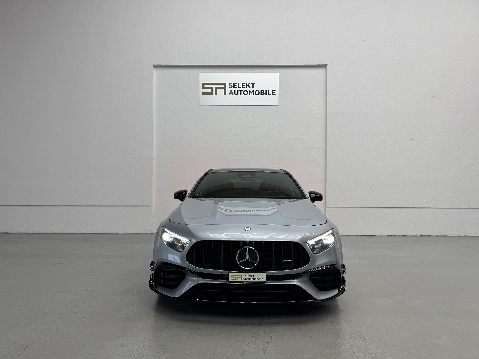 MERCEDES-BENZ A AMG 45 S 4Matic+ 8G-DCT-showroom-element-2