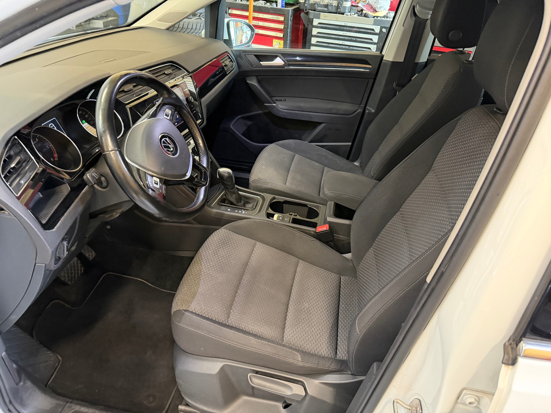 VW Touran 2.0 TDI BlueMotion Technology Comfortline DSG-image-10