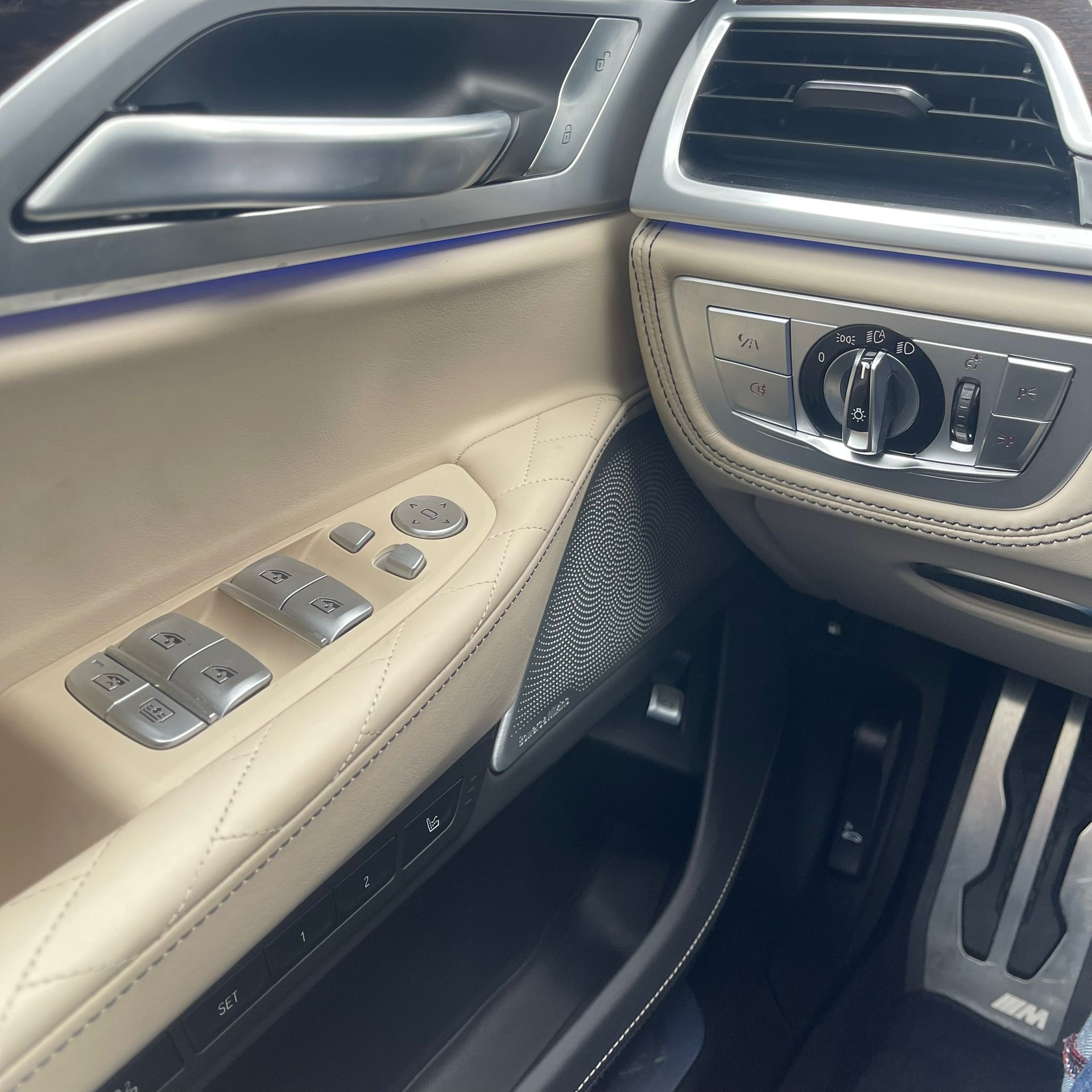 BMW 745Le xDrive M Sport Steptronic-image-45