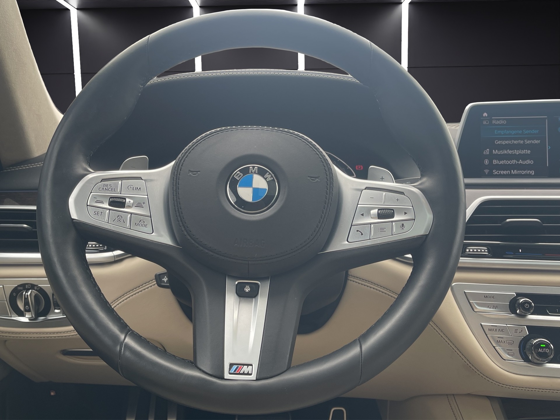 BMW 745Le xDrive M Sport Steptronic-image-9