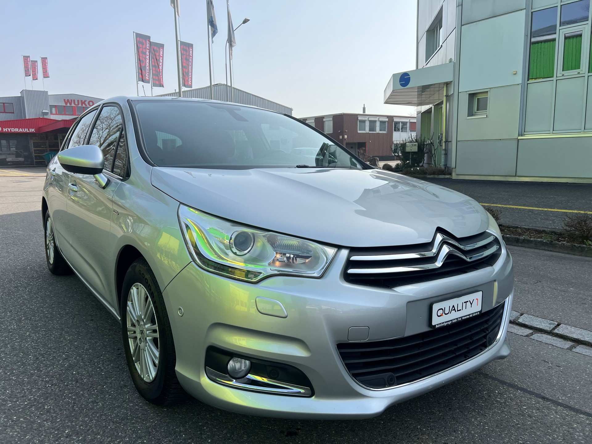 CITROEN C4 Berline 1.6 e-HDi Swiss Style EGS6