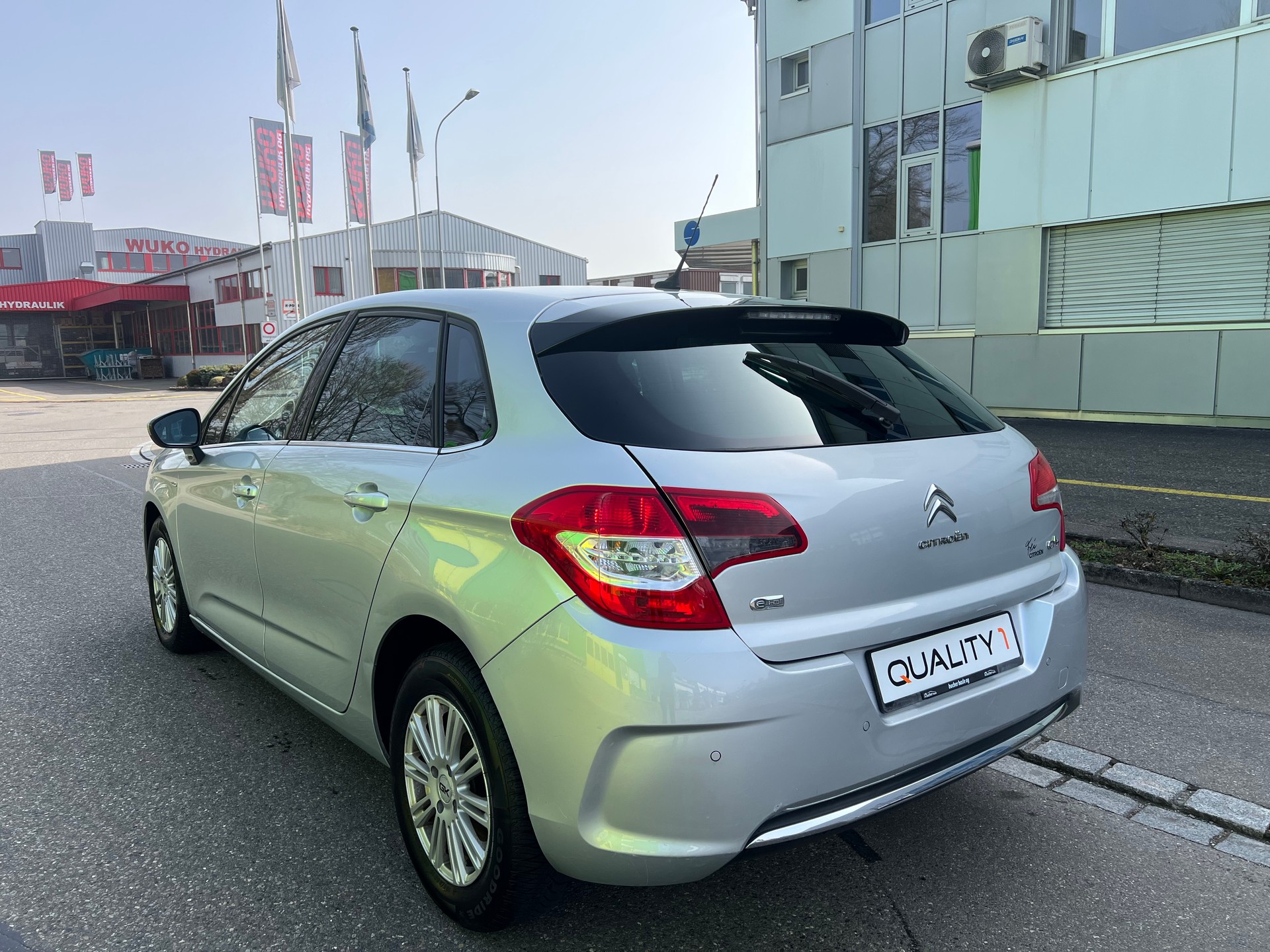CITROEN C4 Berline 1.6 e-HDi Swiss Style EGS6-showroom-element-3
