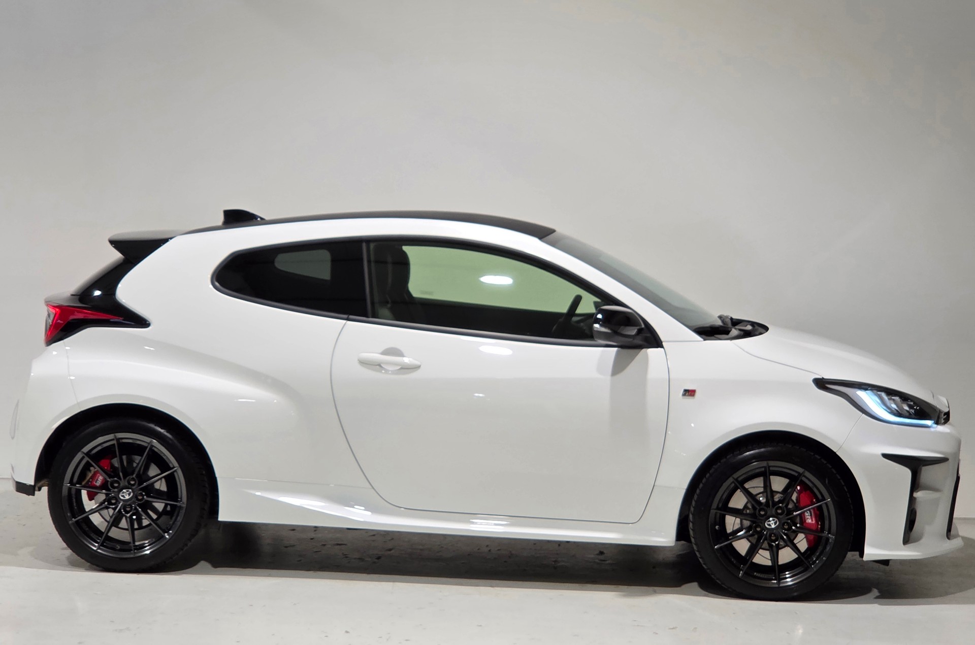 TOYOTA Yaris 1.6 GR Sport Circuit Paket-image-22