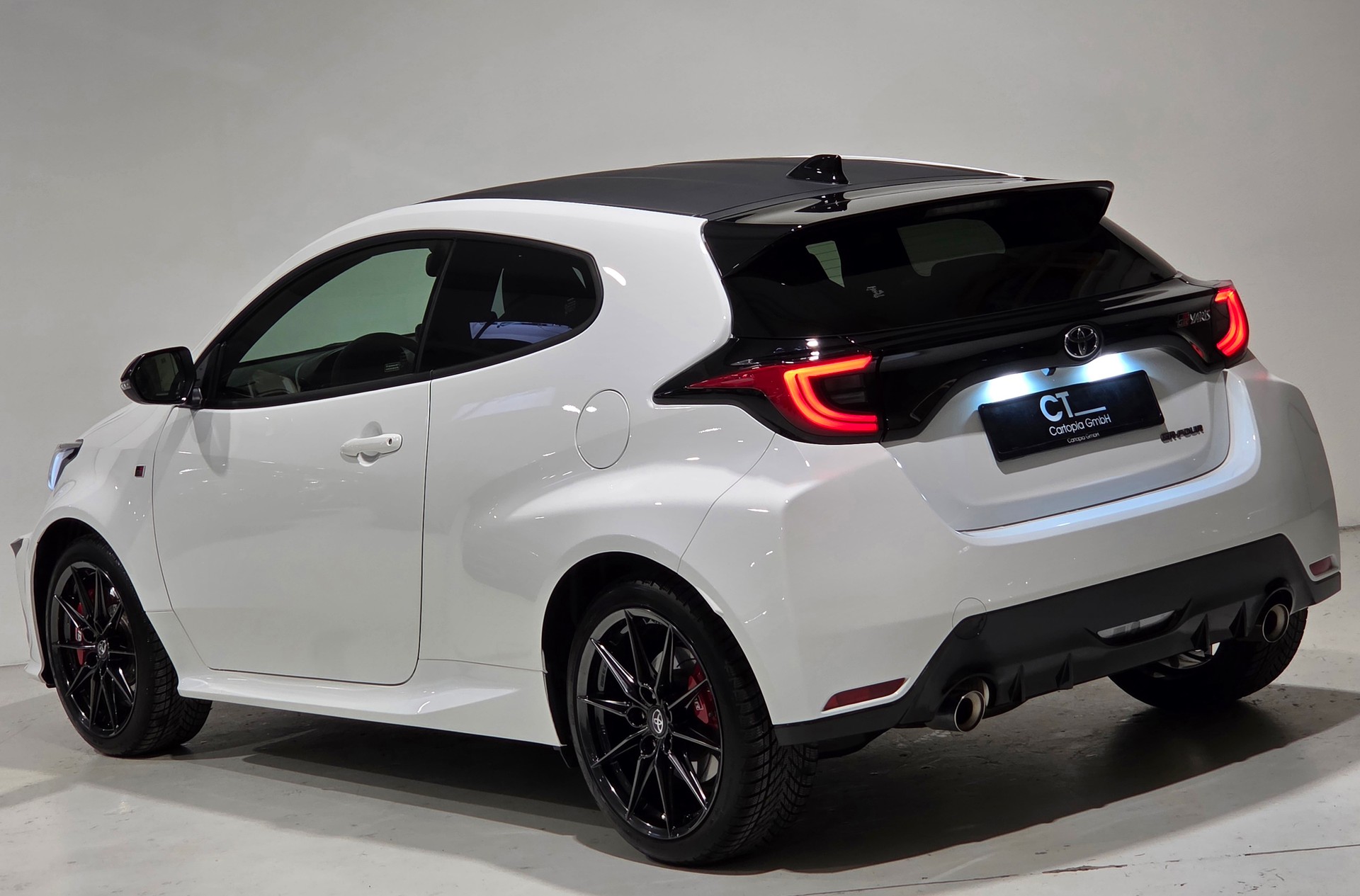 TOYOTA Yaris 1.6 GR Sport Circuit Paket-showroom-element-2