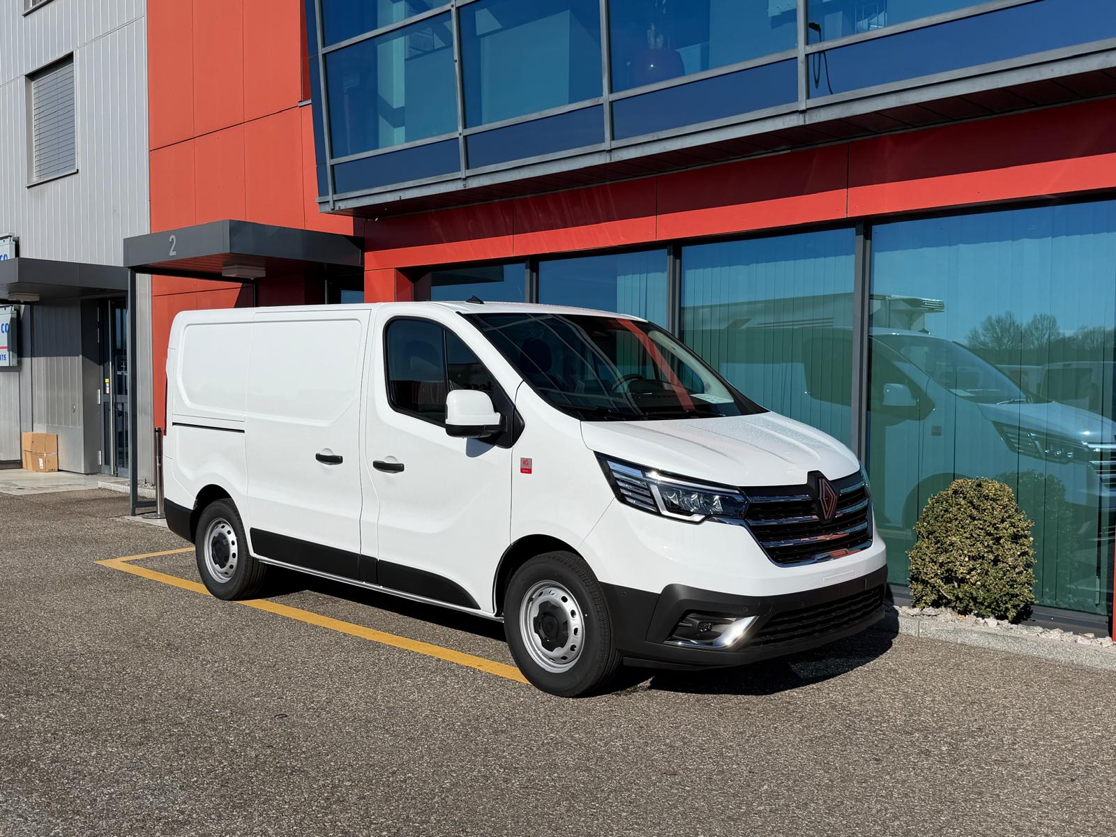 RENAULT Trafic Red Edition 150 PS L1H1 Hecktüren