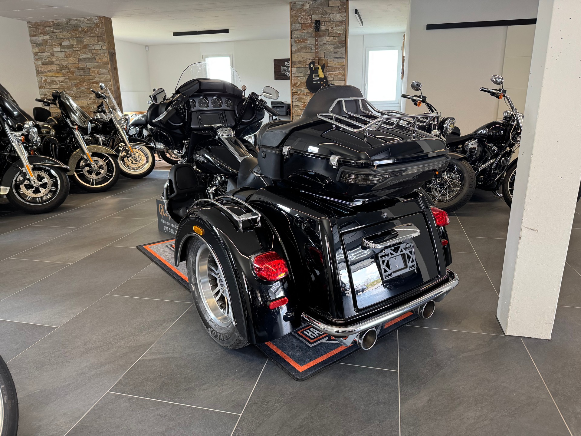 HARLEY-DAVIDSON FLHTCUTG Tri Glide Ultra-image-6