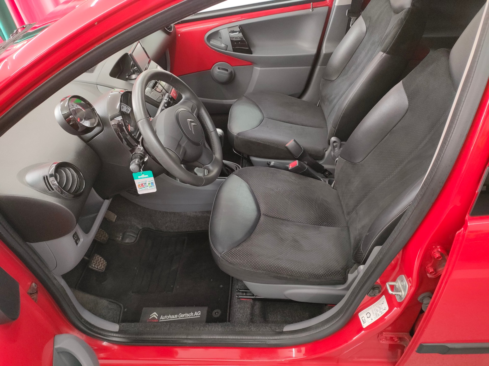 CITROEN C1 1.0i Séduction-image-10