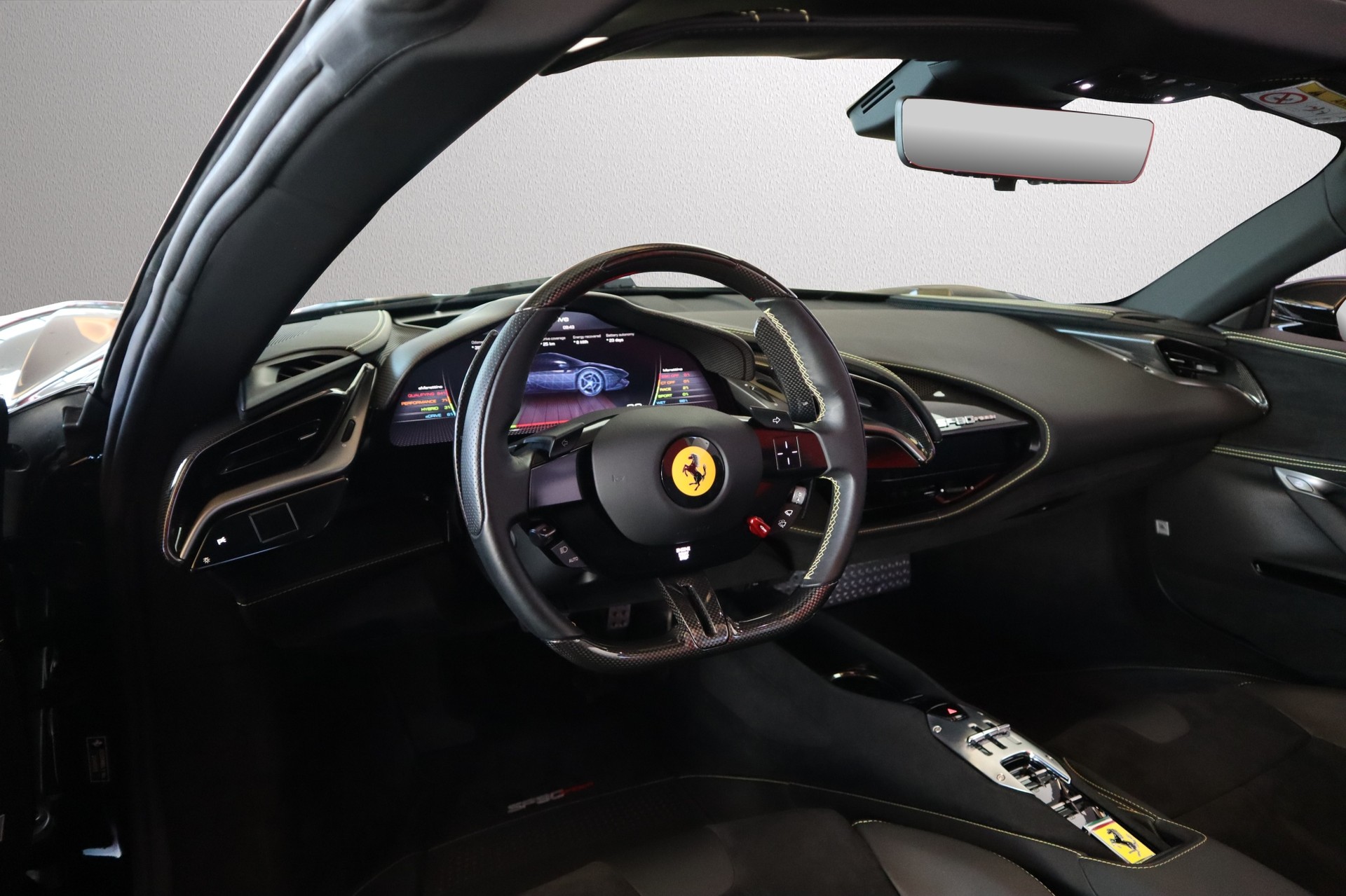 FERRARI SF90 Spider-showroom-element-2