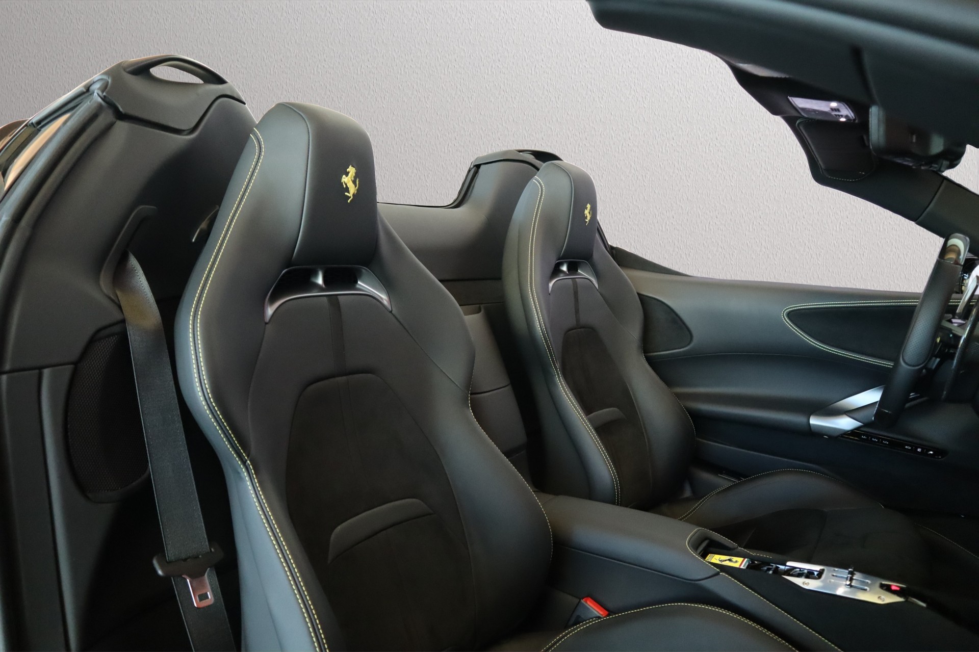 FERRARI SF90 Spider-image-21