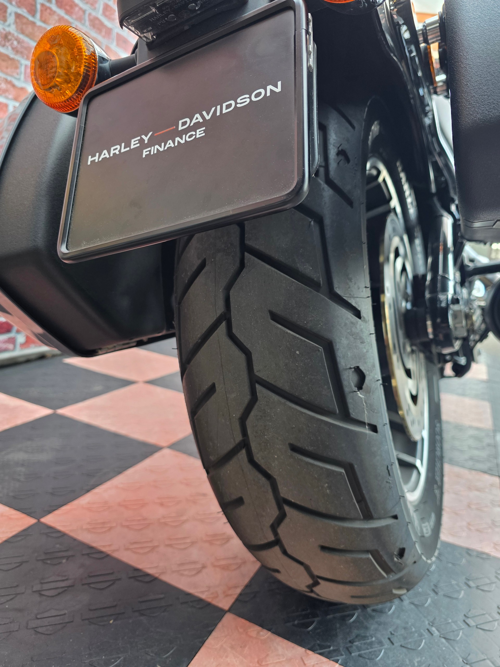 HARLEY-DAVIDSON FLSB Sport Glide 107-image-11
