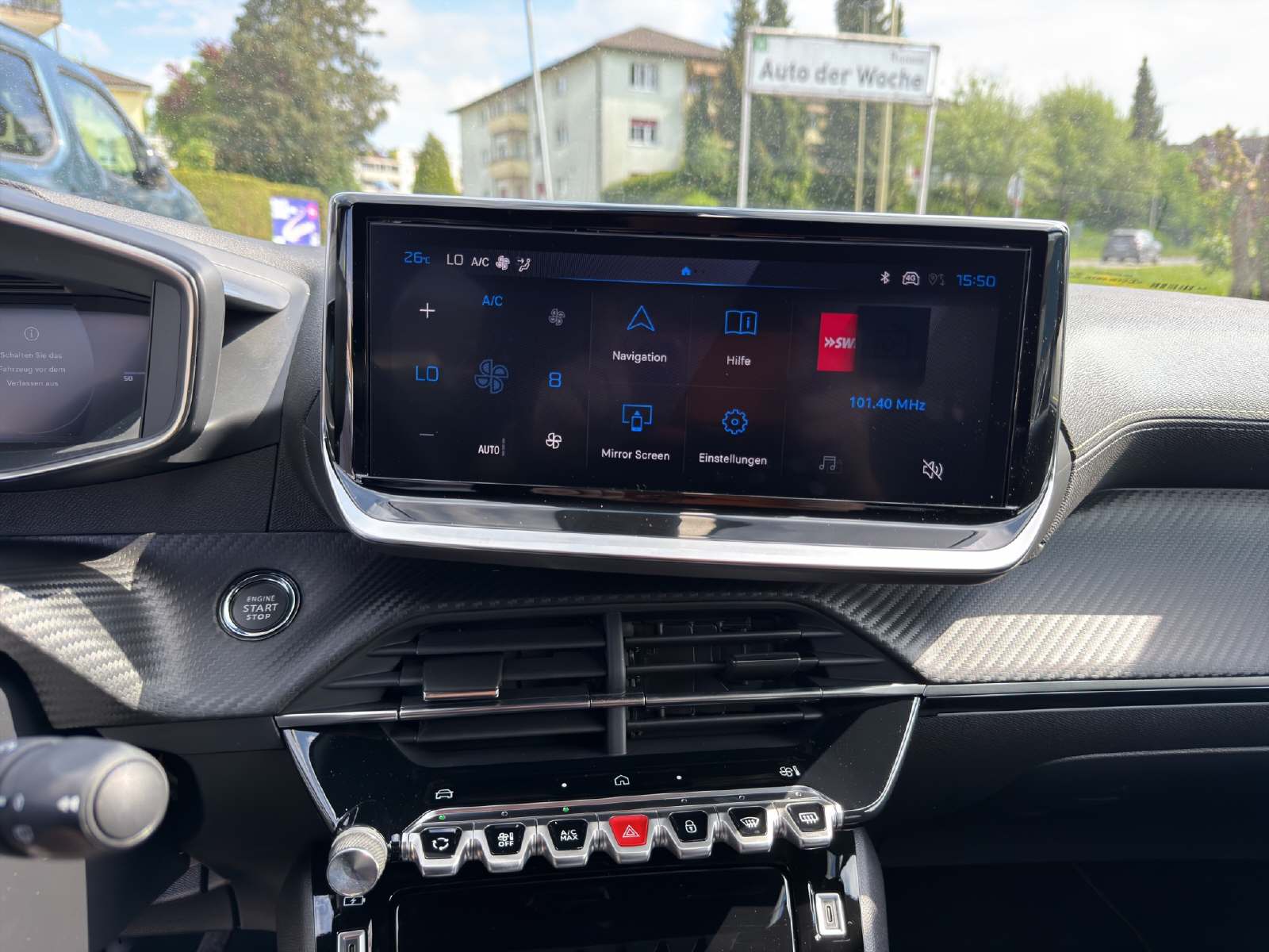 PEUGEOT 208 1.2 Hybrid 145 GT-image-10