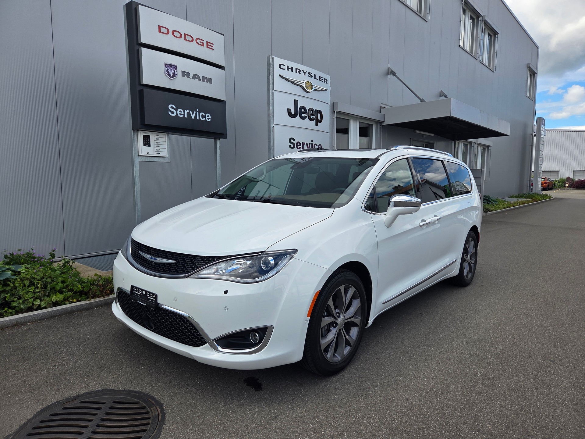 CHRYSLER Pacifica 3.6 V6 Limited S 291 PS / 7-Plätzer-showroom-element-1