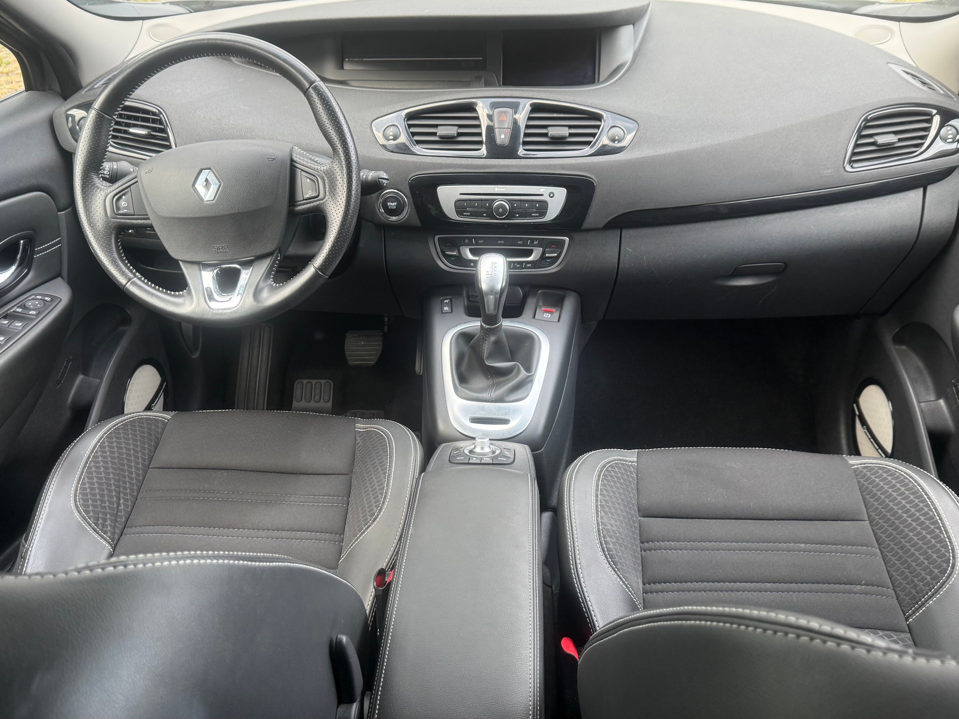RENAULT Grand Scénic 2.0 16V Swiss Edition X-Tronic CVT-image-3