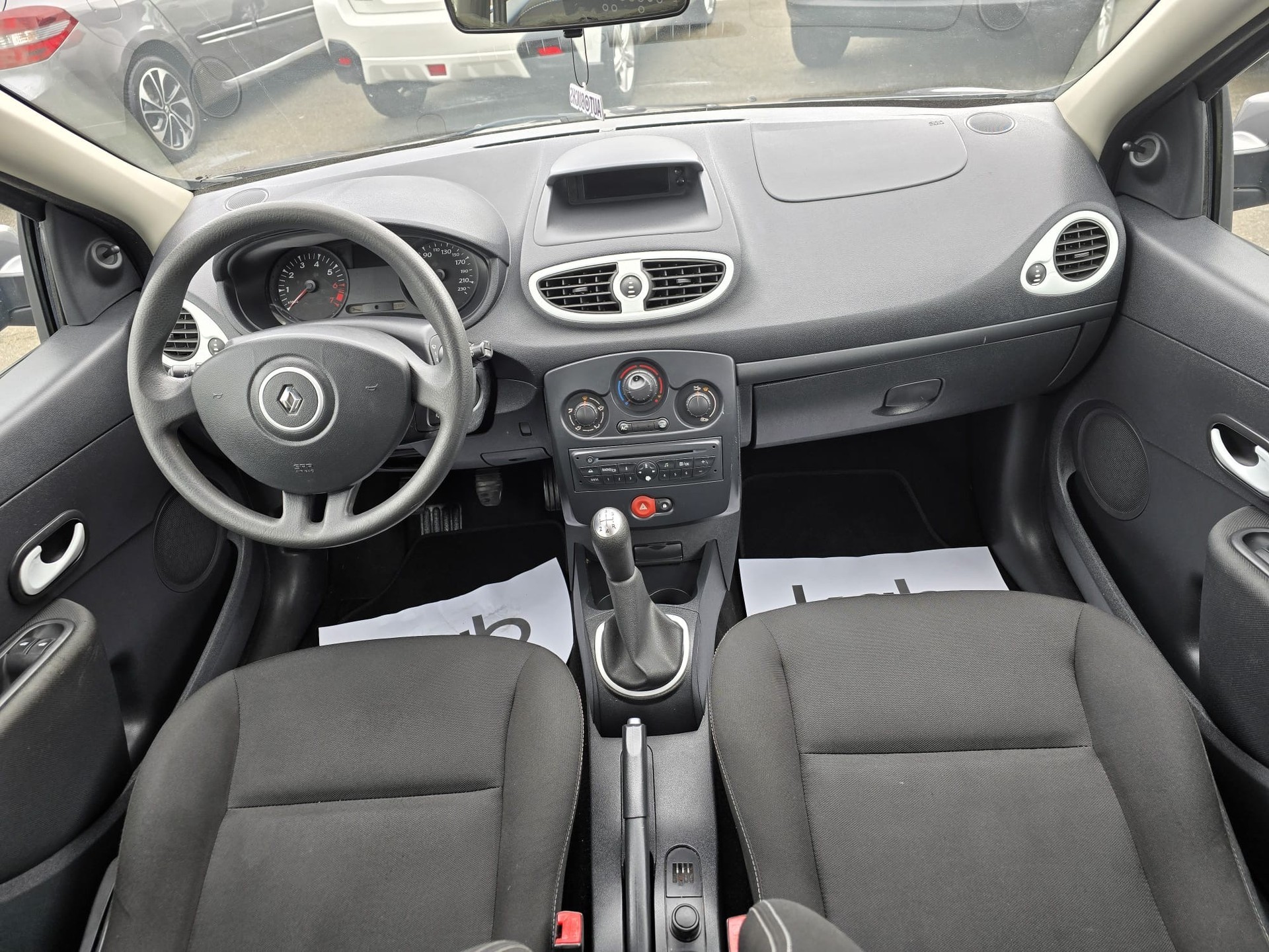 RENAULT Clio 1.2 16V Turbo S-image-11