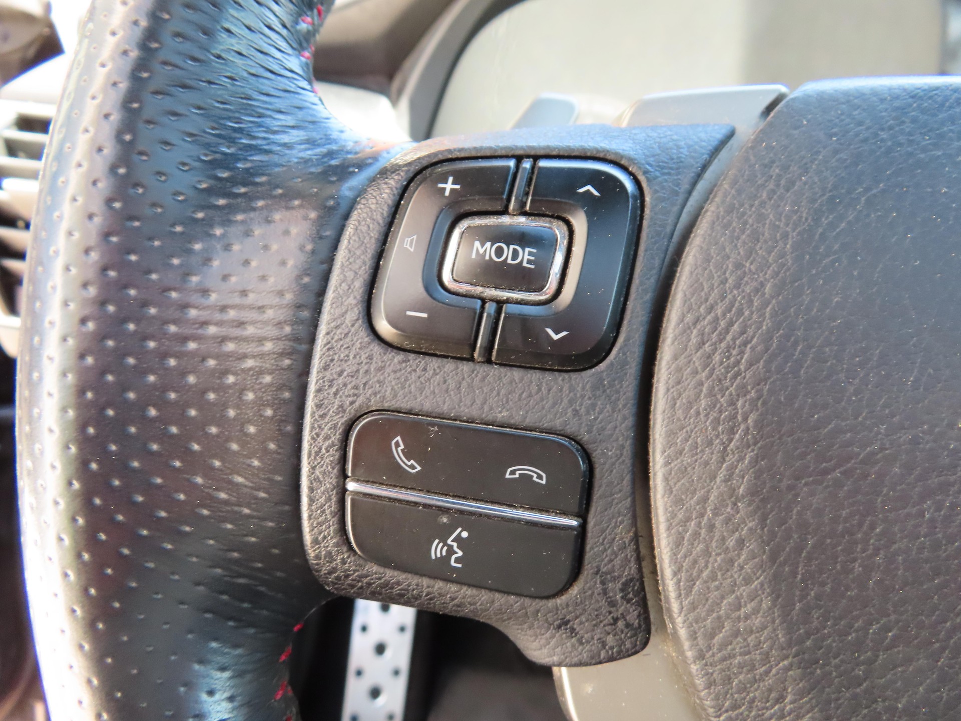 LEXUS NX 200t F-Sport-image-14