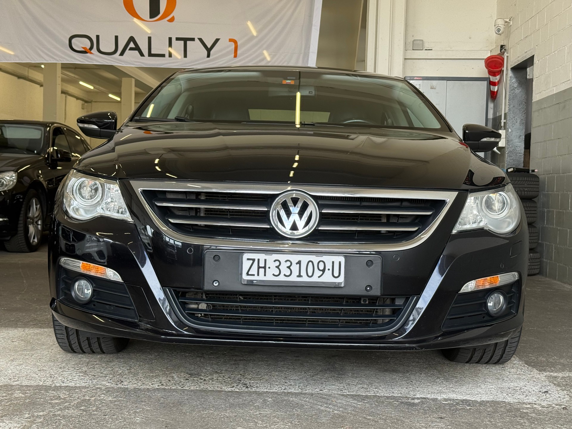 VW Passat CC 3.6 V6 FSI 4Motion-image-1