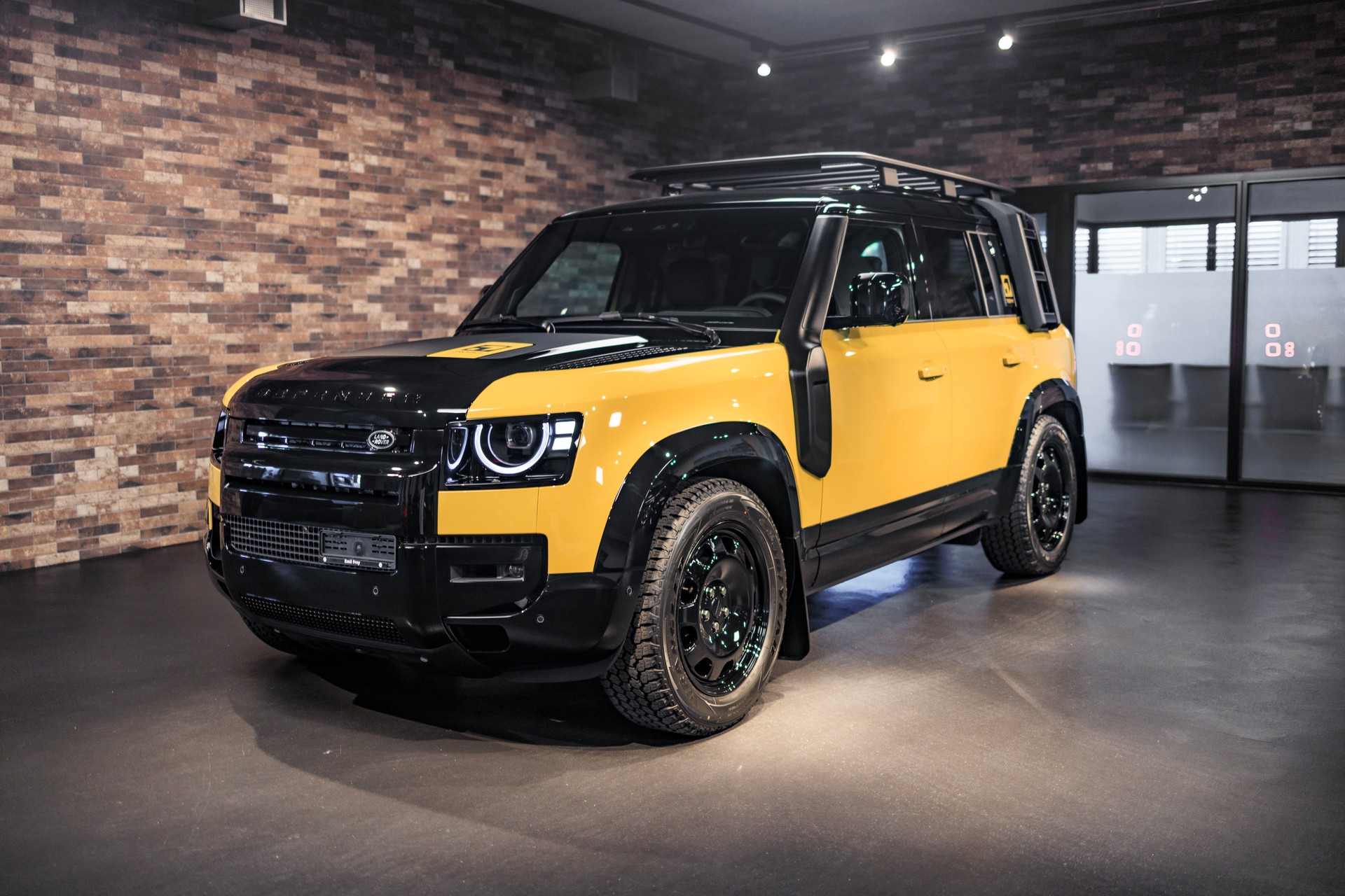 LAND ROVER Defender 110 3.0 D I6 350 Trophy Edition Yellow AWD AT8