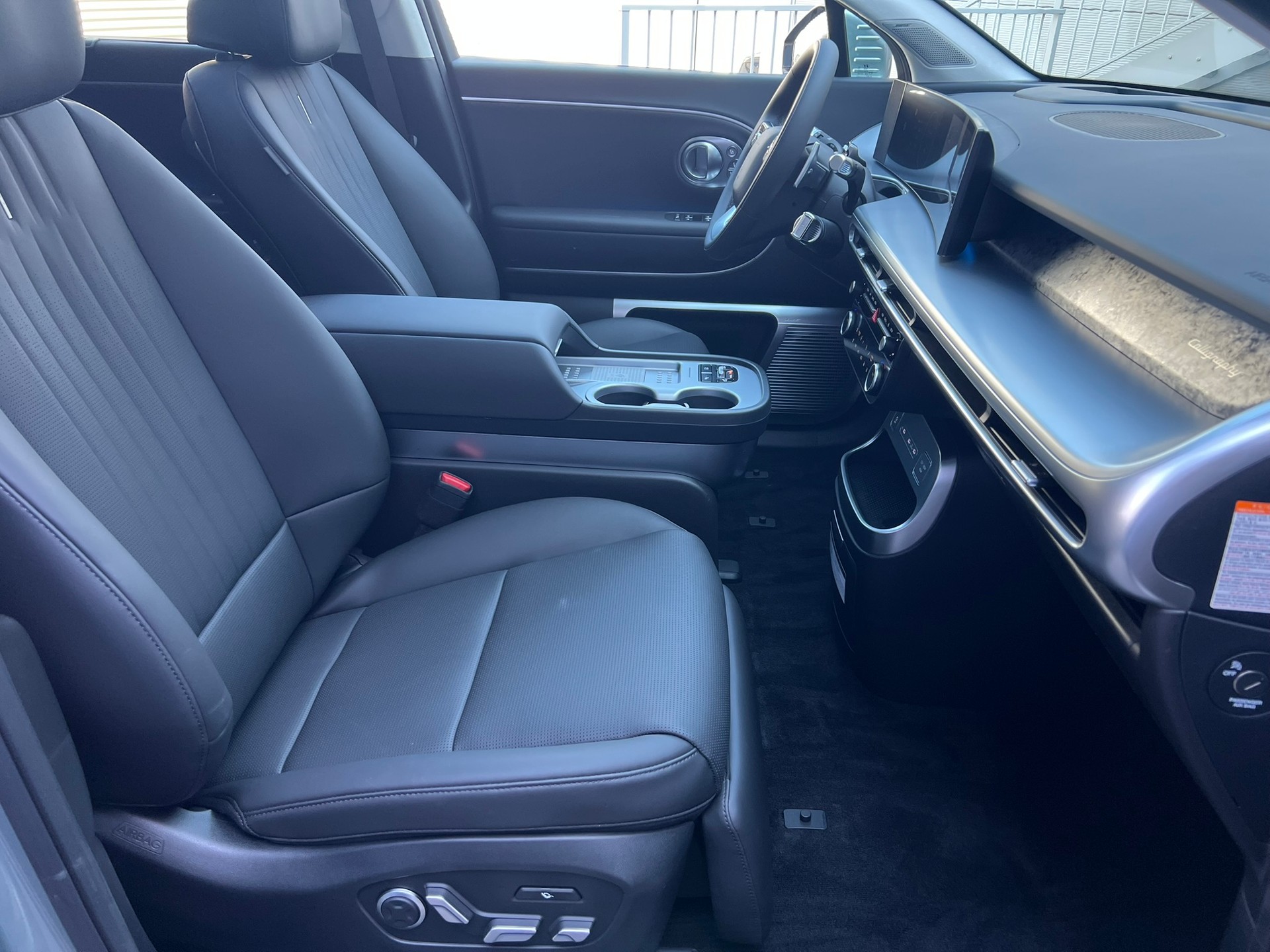 HYUNDAI Ioniq 9 110kWh Vertex Caligraphy 4WD-image-7