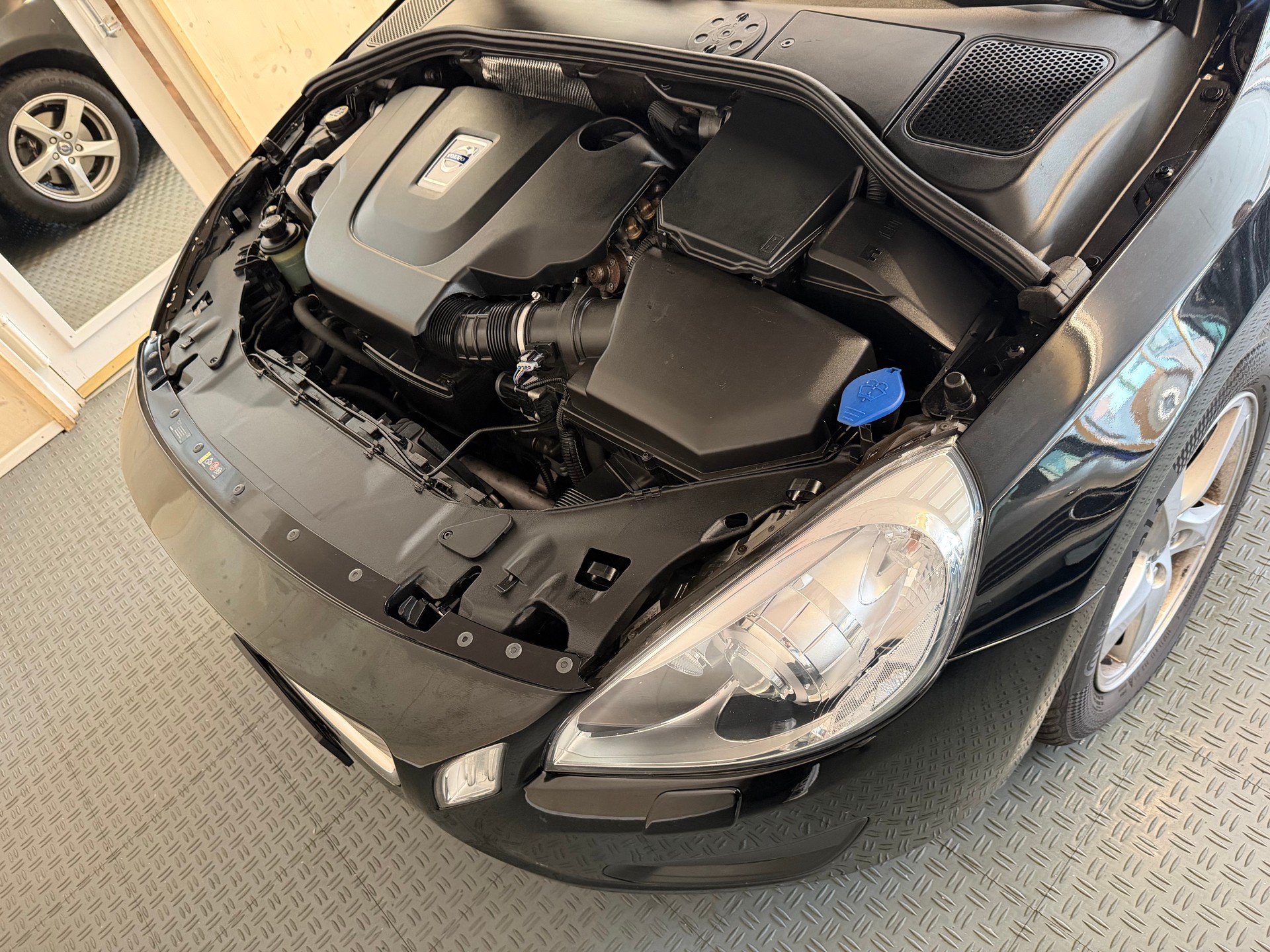 VOLVO V60 D3 Geartronic-image-14