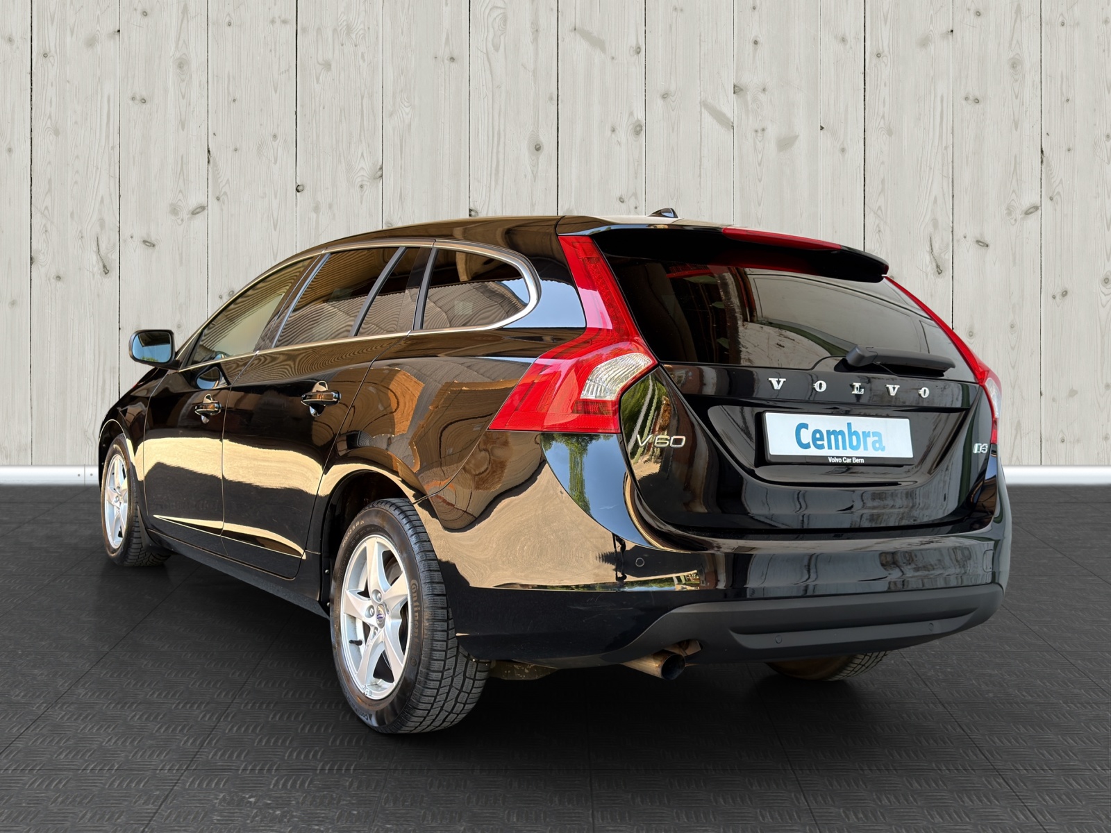 VOLVO V60 D3 Geartronic-image-4