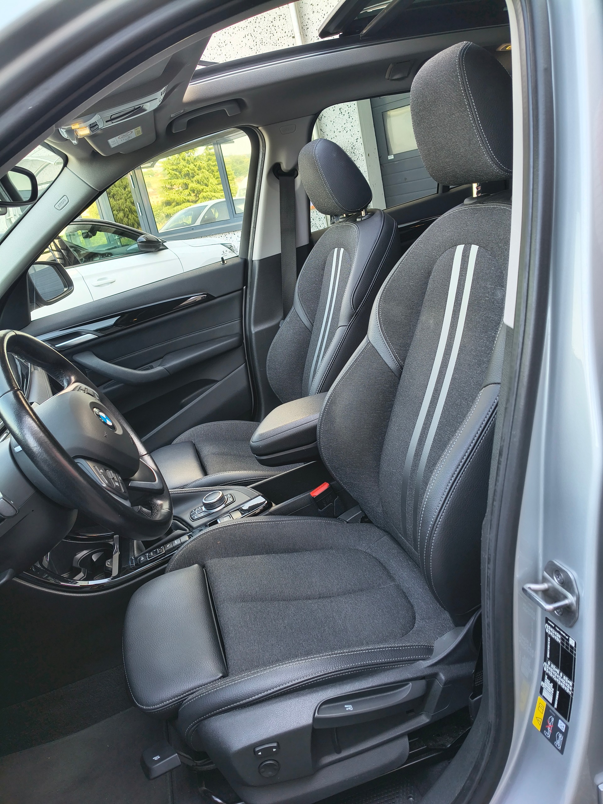 BMW X1 xDrive 25e Sport Line Steptronic-image-9