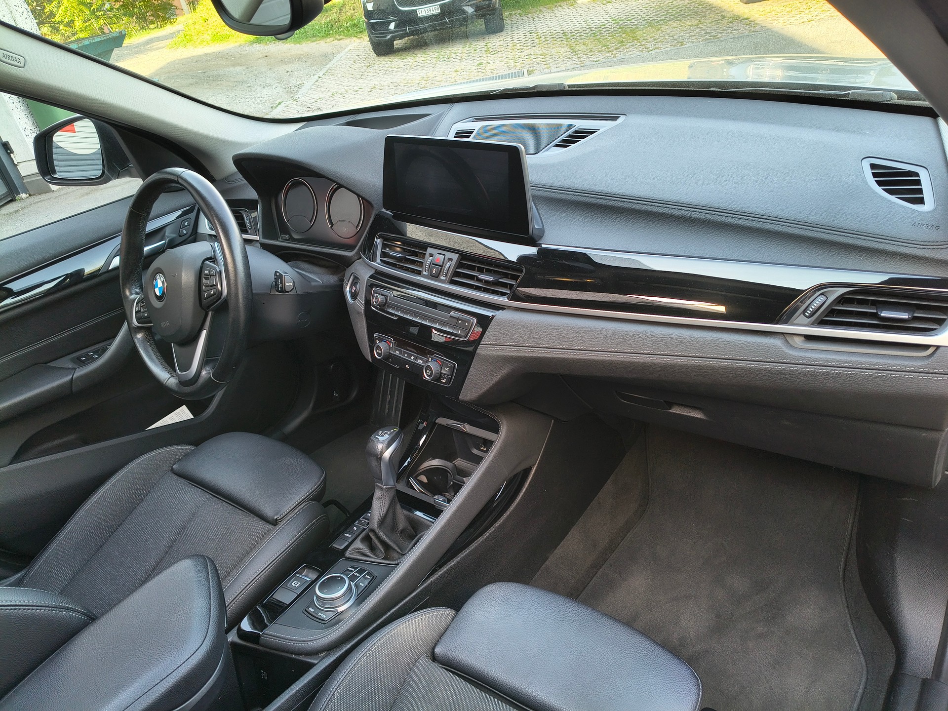 BMW X1 xDrive 25e Sport Line Steptronic-image-7
