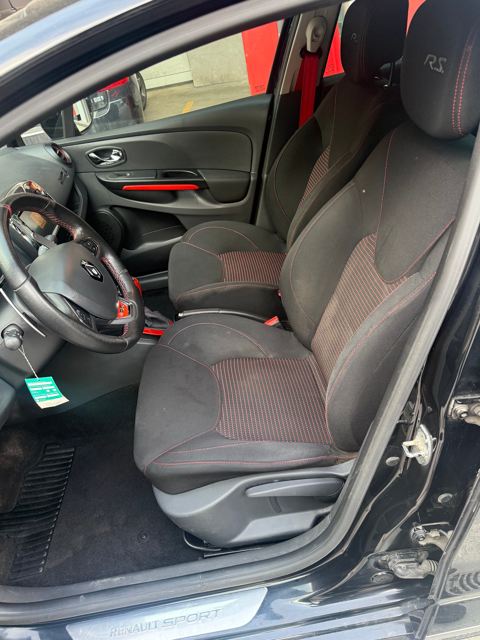 RENAULT Clio 1.6 T RS 200 EDC-image-7