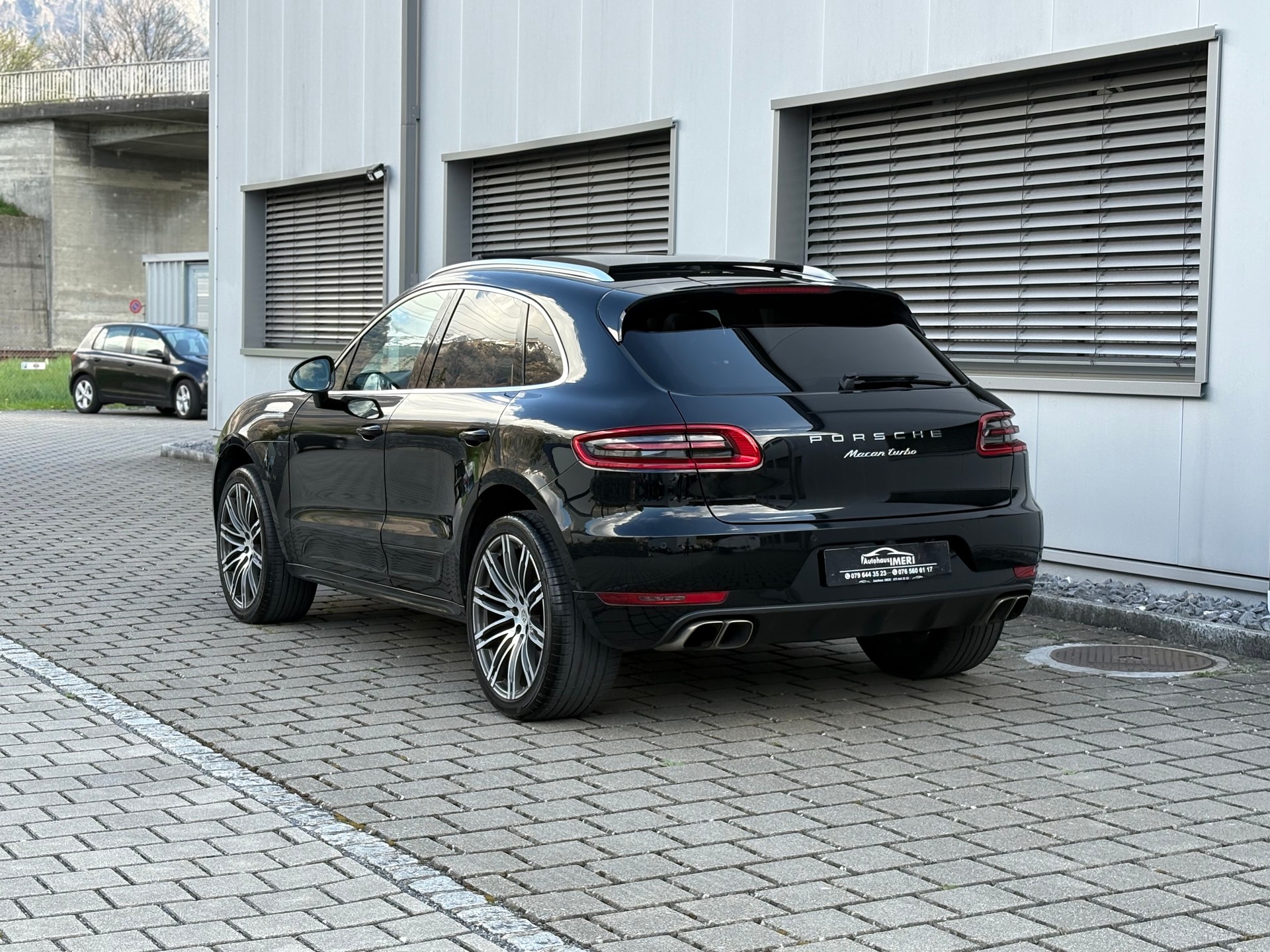 PORSCHE Macan Turbo PDK-image-5