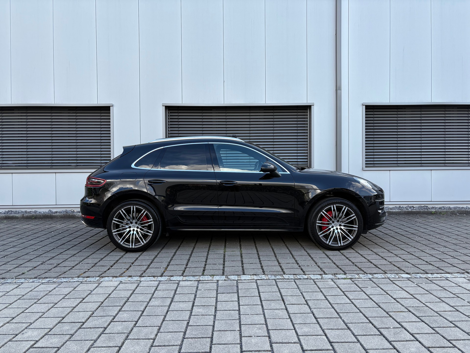 PORSCHE Macan Turbo PDK-image-10